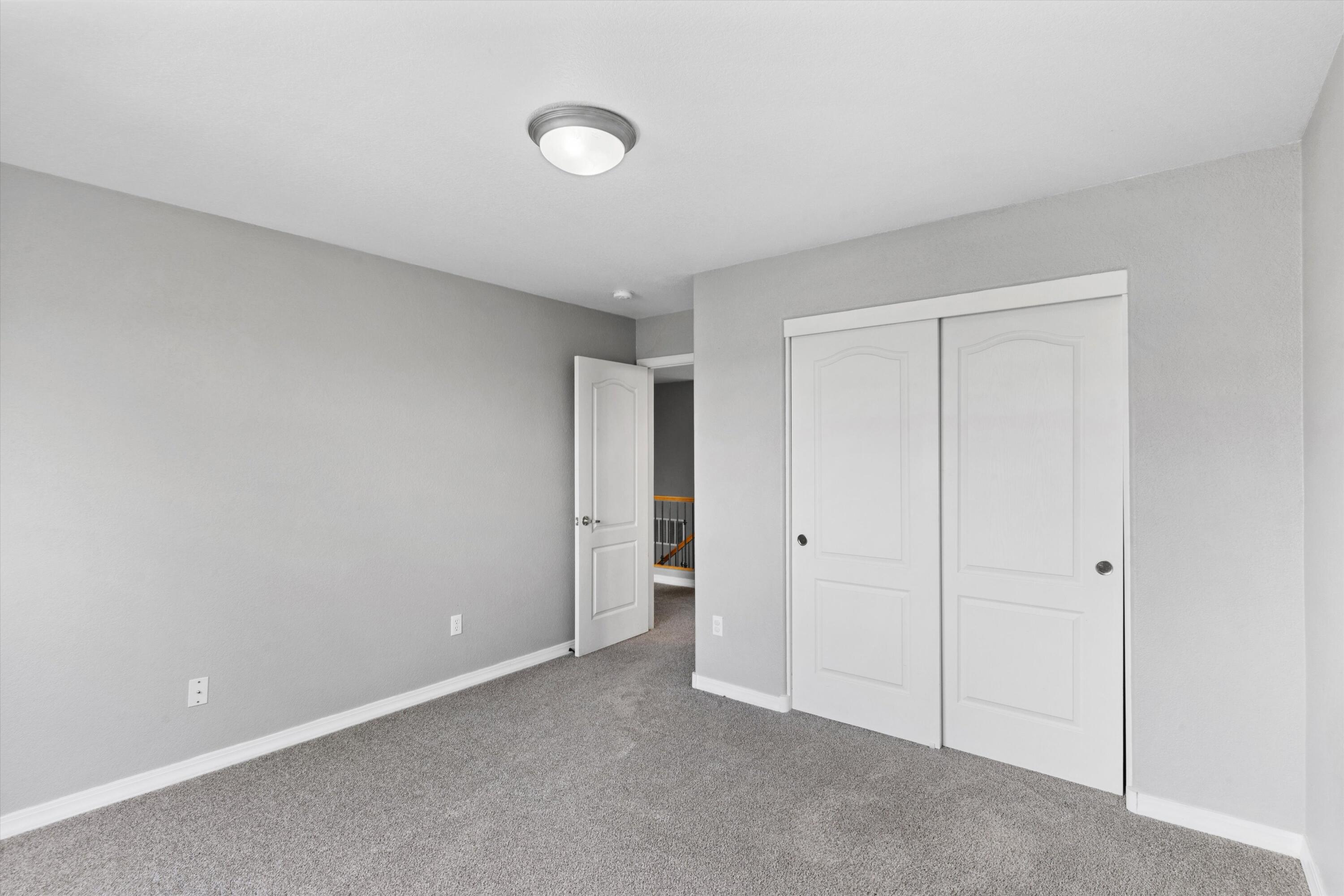 8815 Hampton Avenue NE