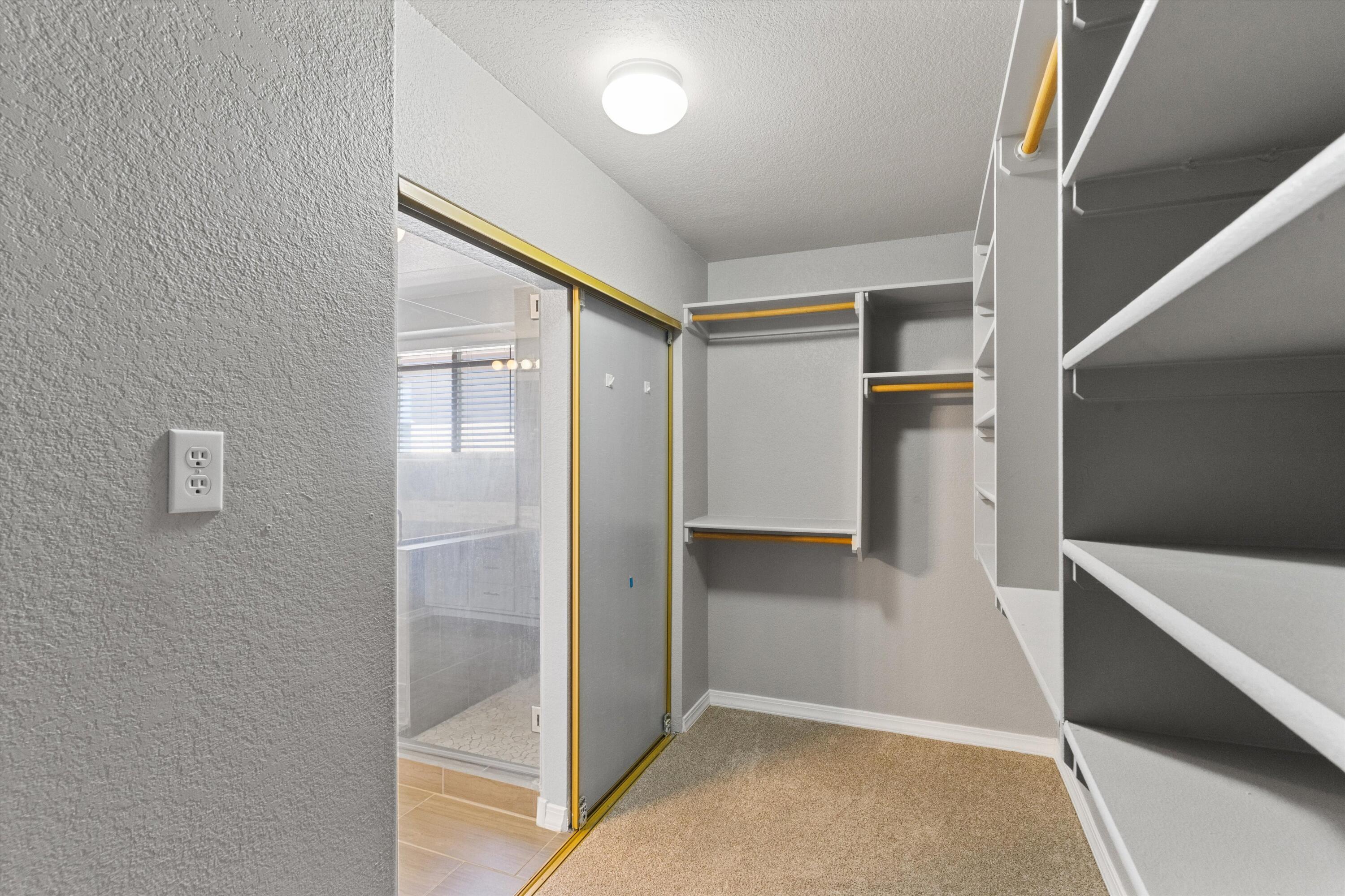 8815 Hampton Avenue NE