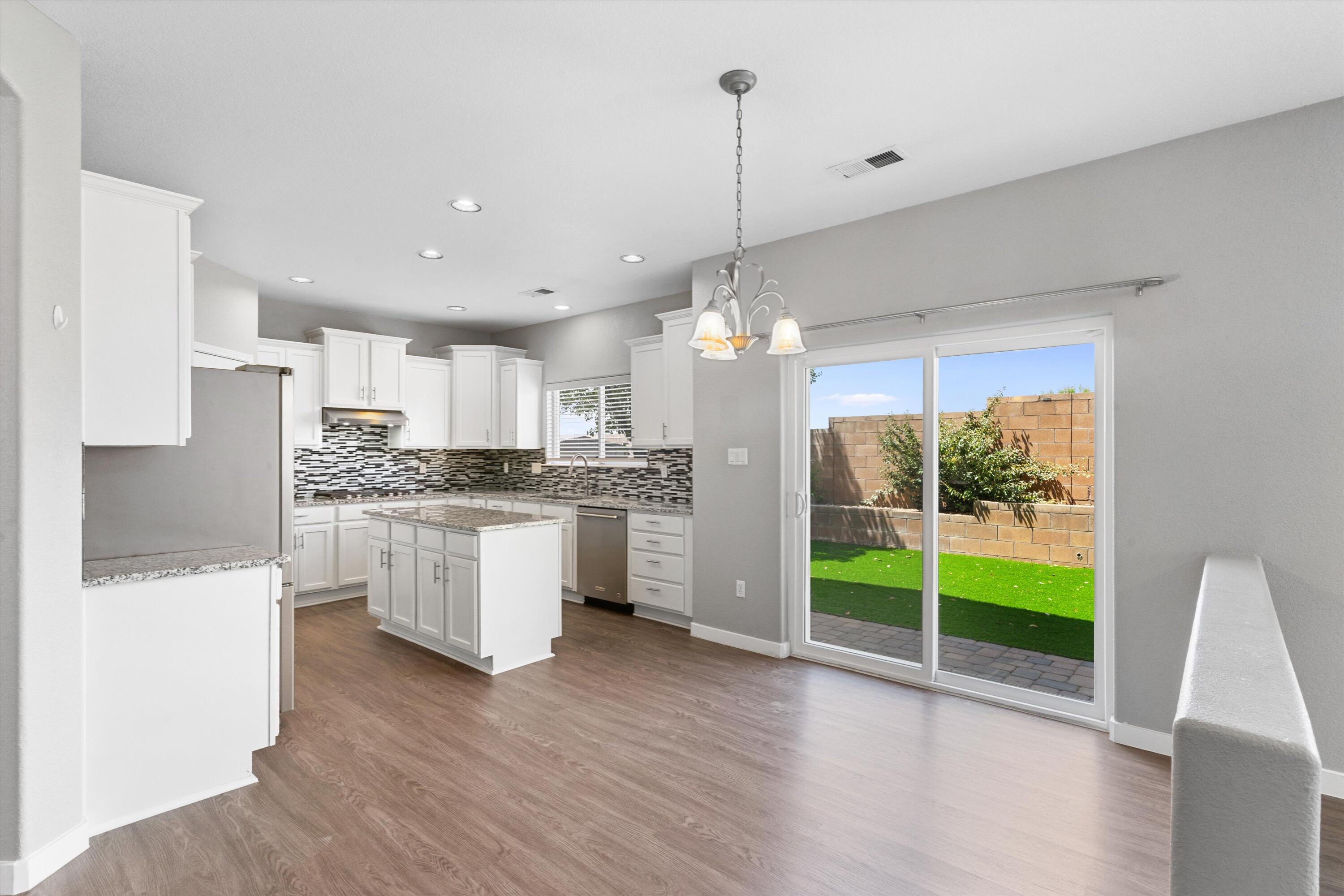 8815 Hampton Avenue NE