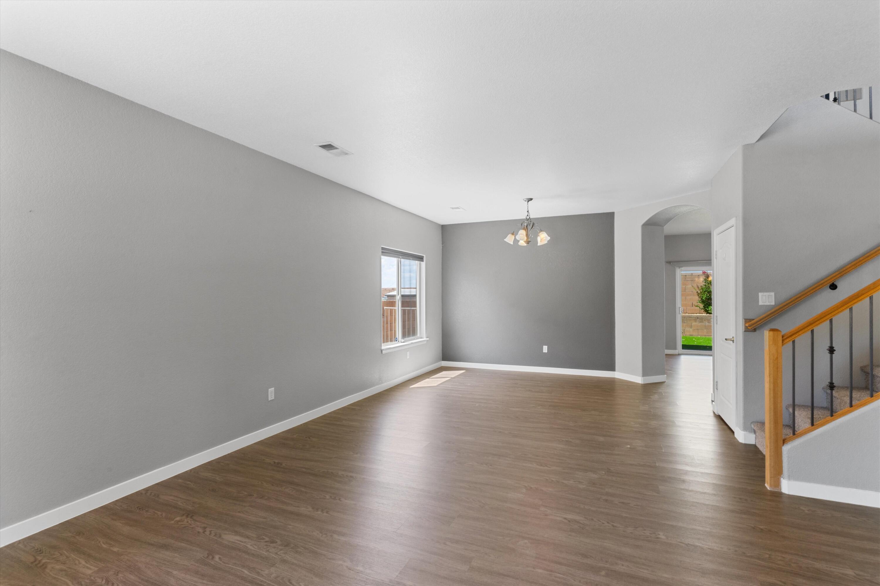 8815 Hampton Avenue NE