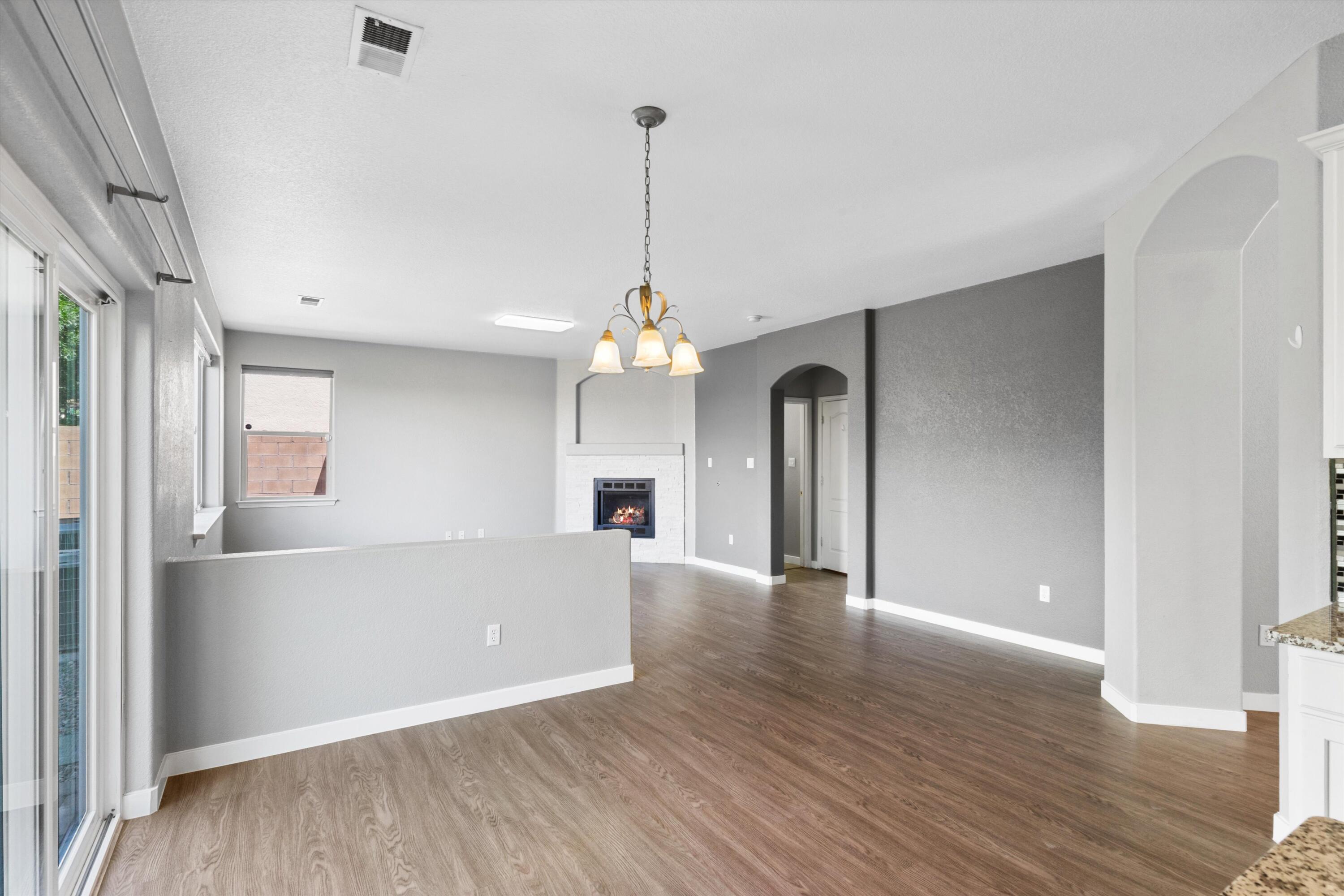 8815 Hampton Avenue NE