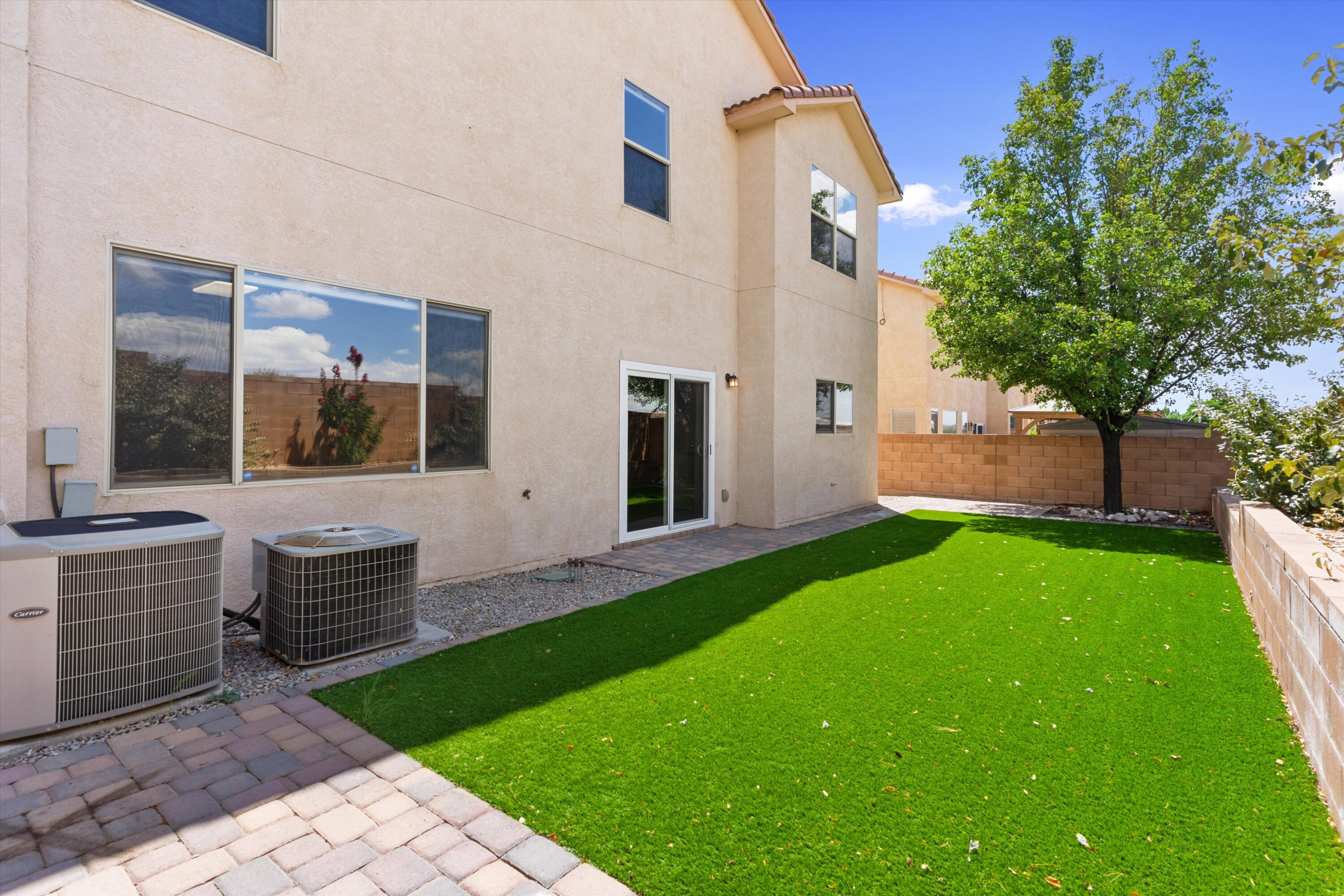 8815 Hampton Avenue NE