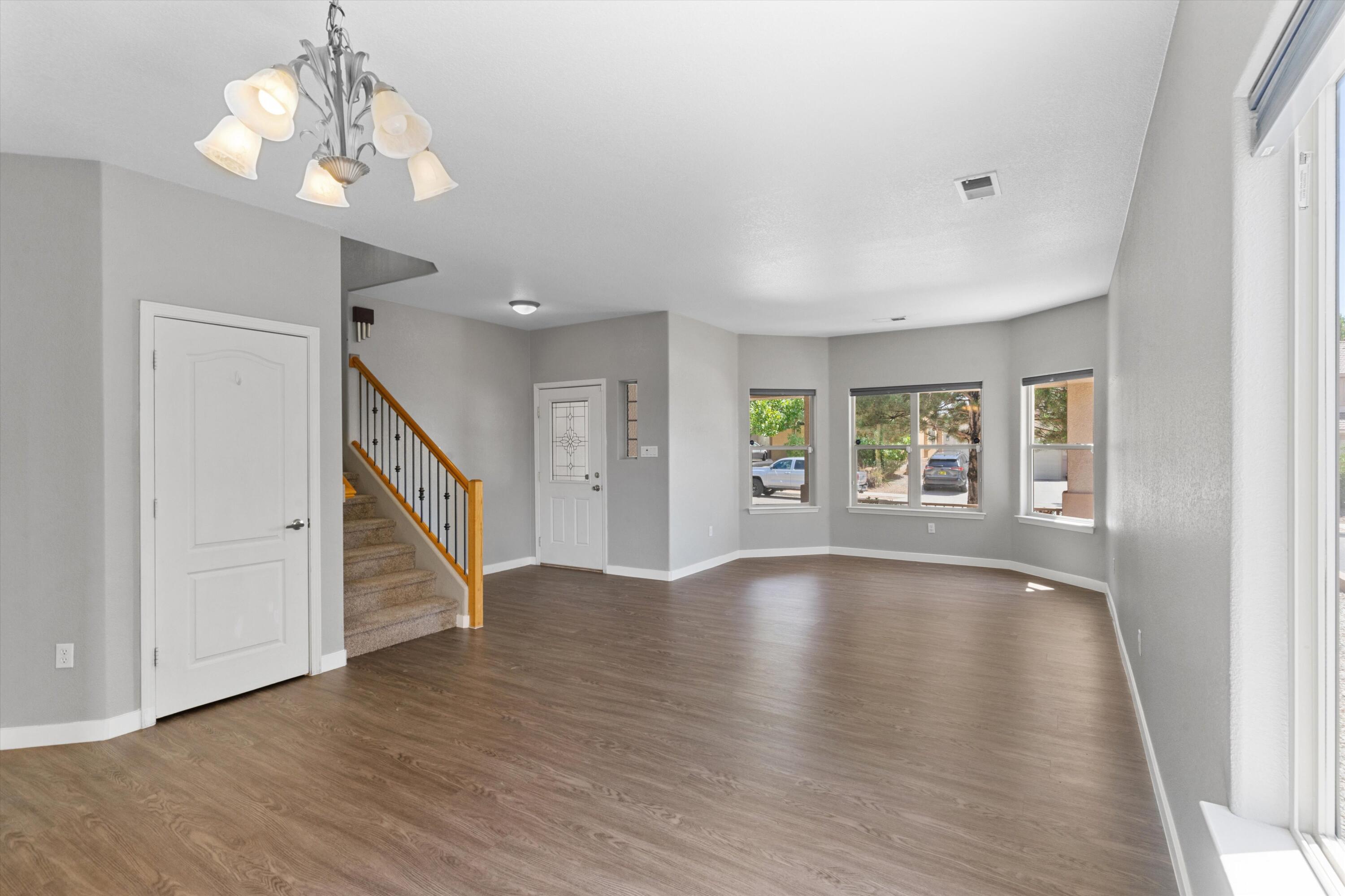 8815 Hampton Avenue NE