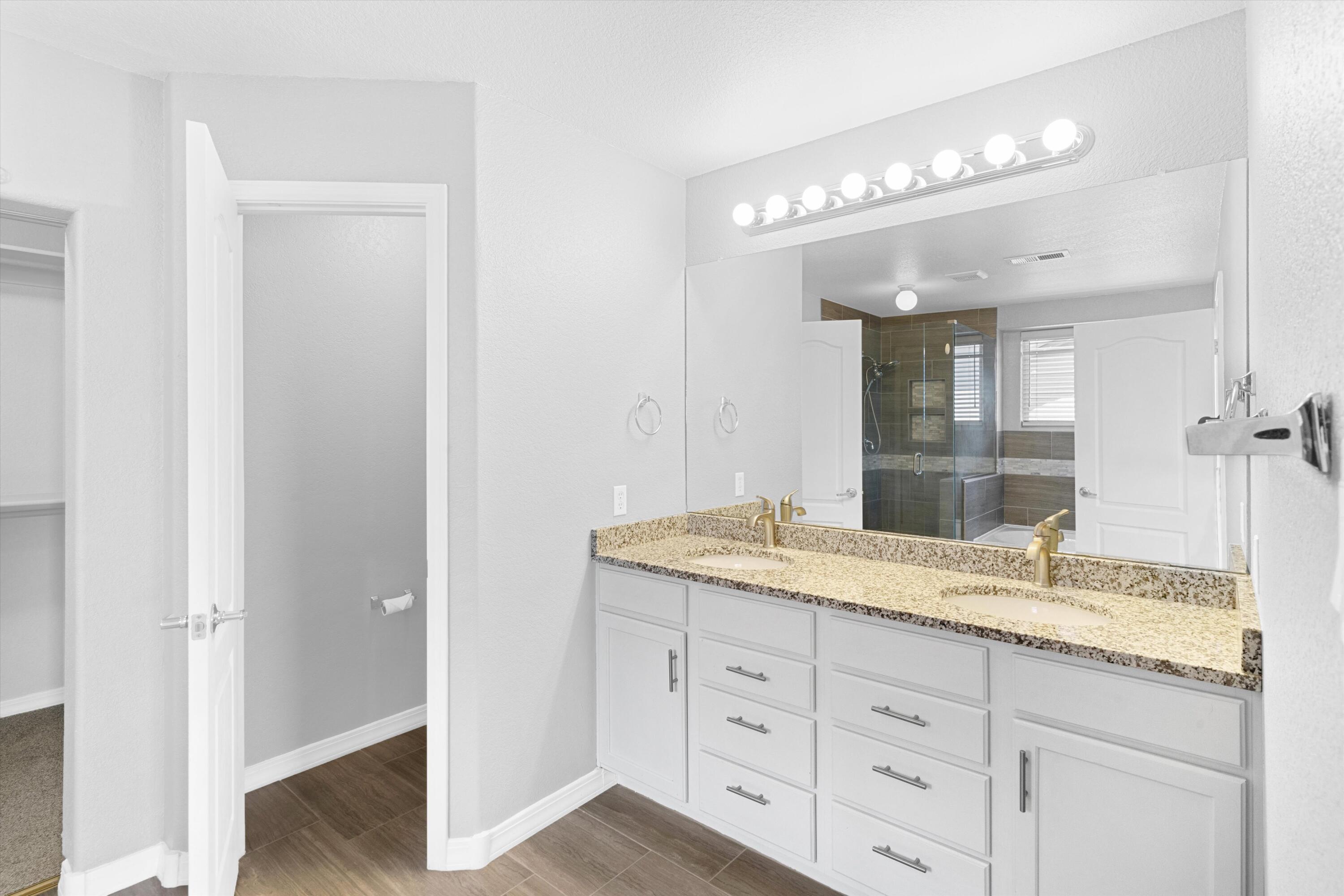 8815 Hampton Avenue NE