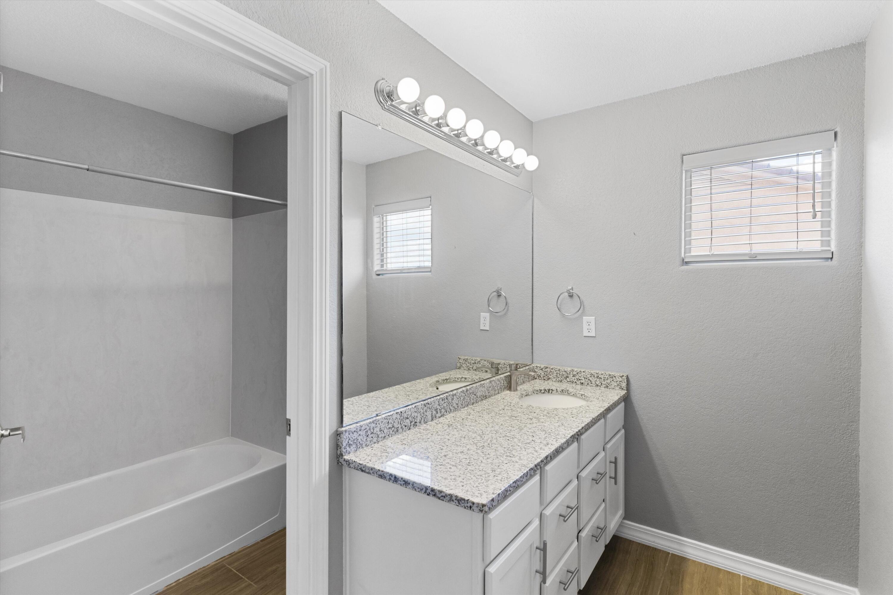 8815 Hampton Avenue NE