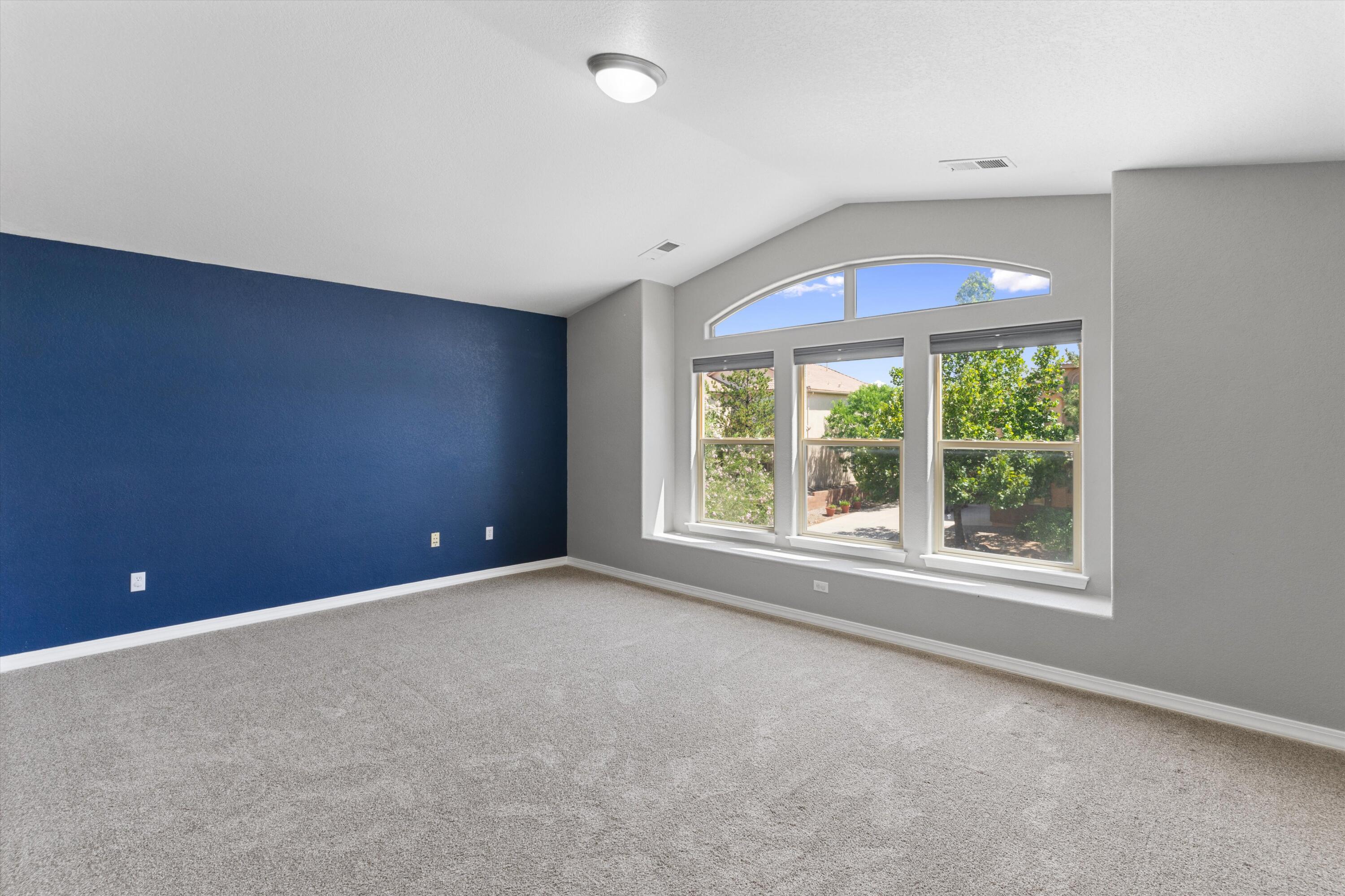 8815 Hampton Avenue NE