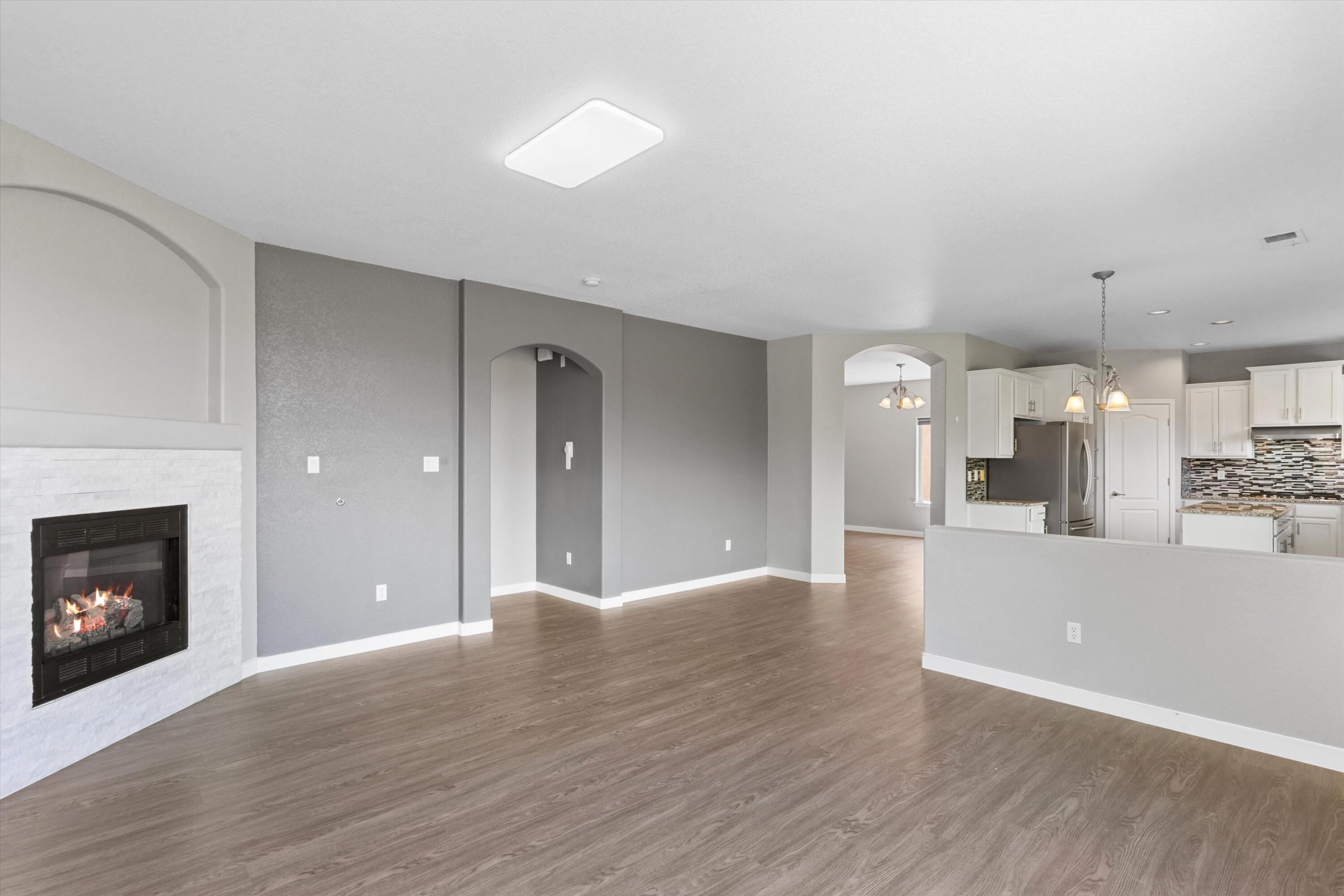 8815 Hampton Avenue NE