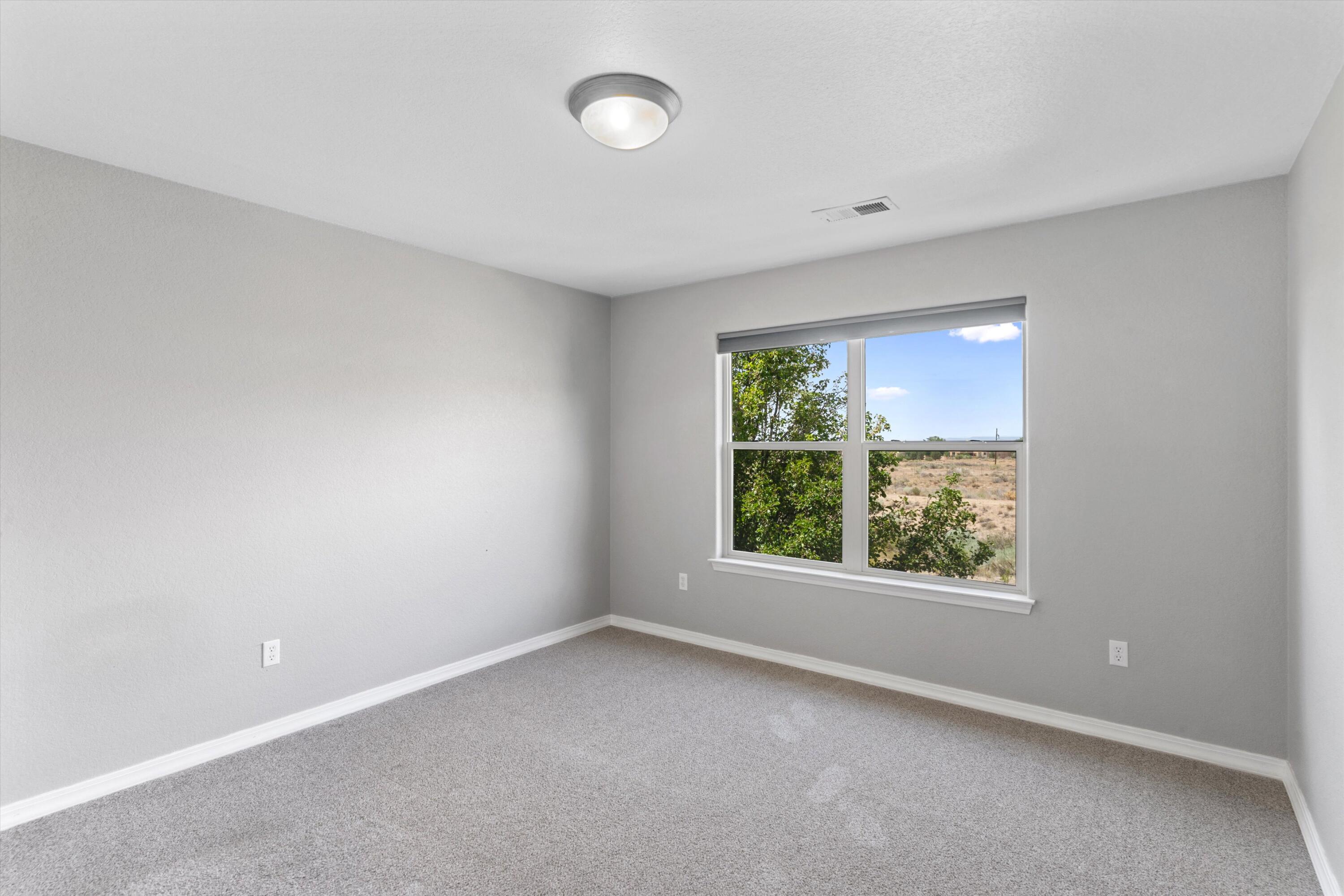 8815 Hampton Avenue NE