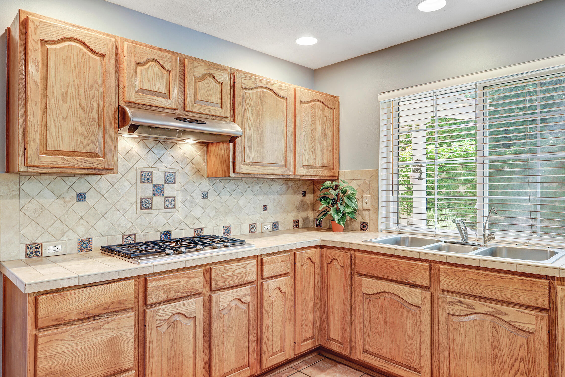 6100 Rosetree Place NE