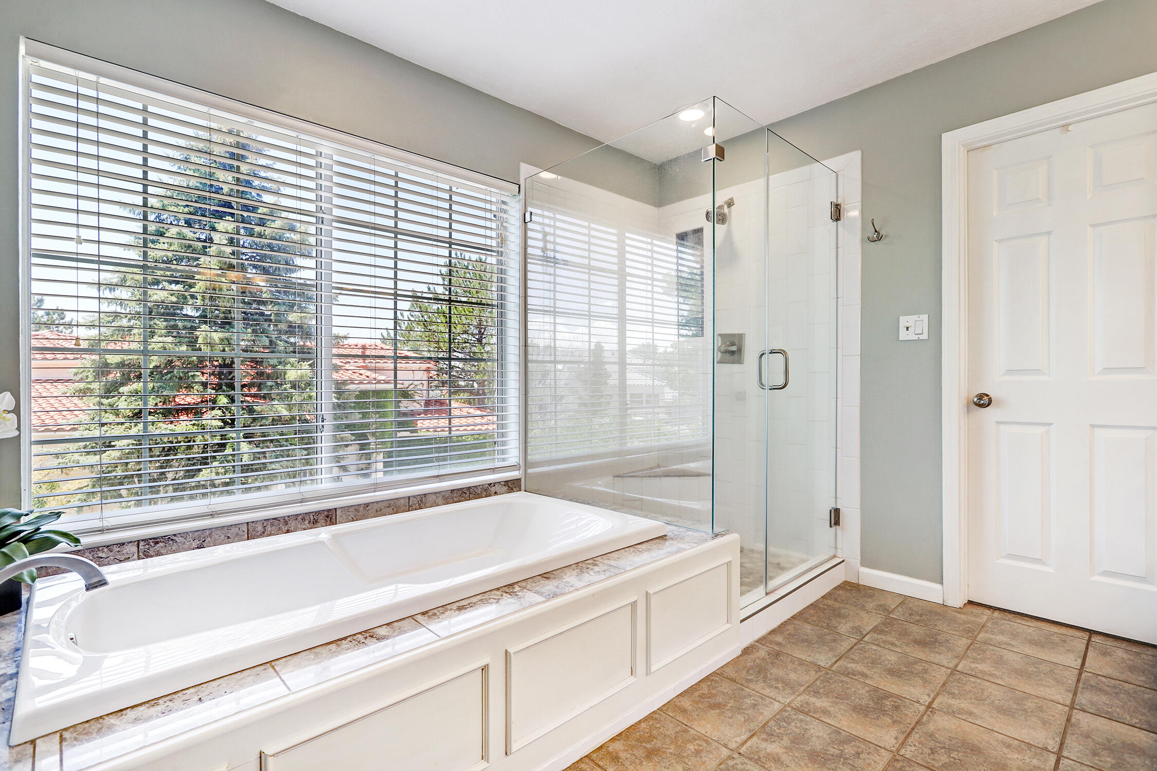 6100 Rosetree Place NE