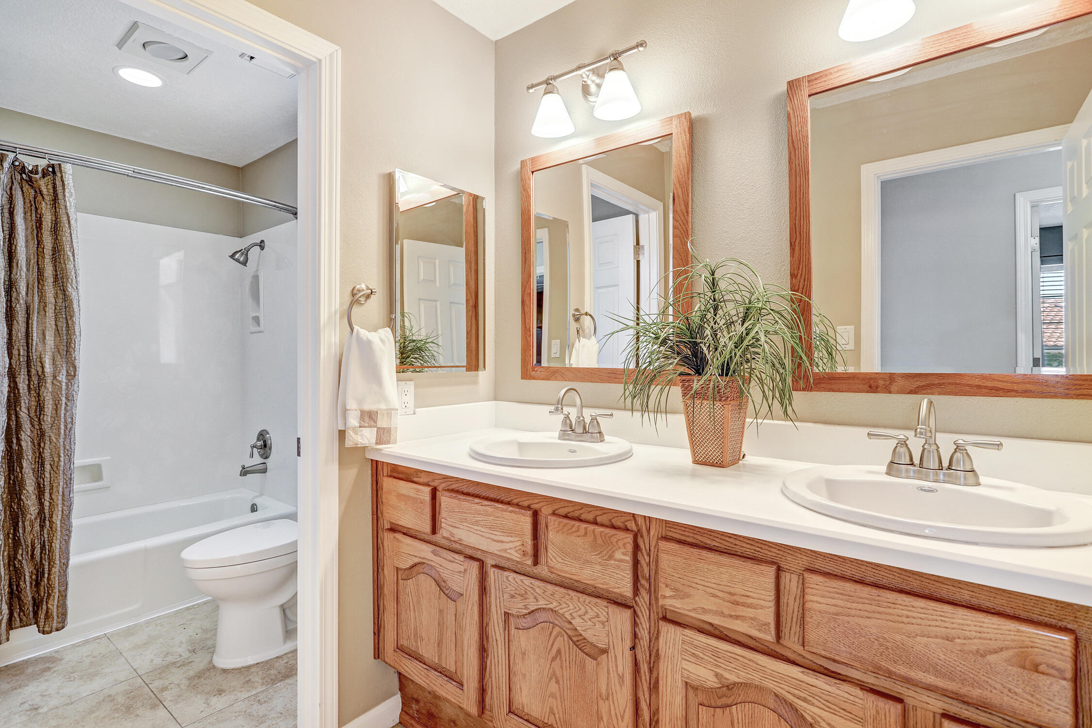 6100 Rosetree Place NE