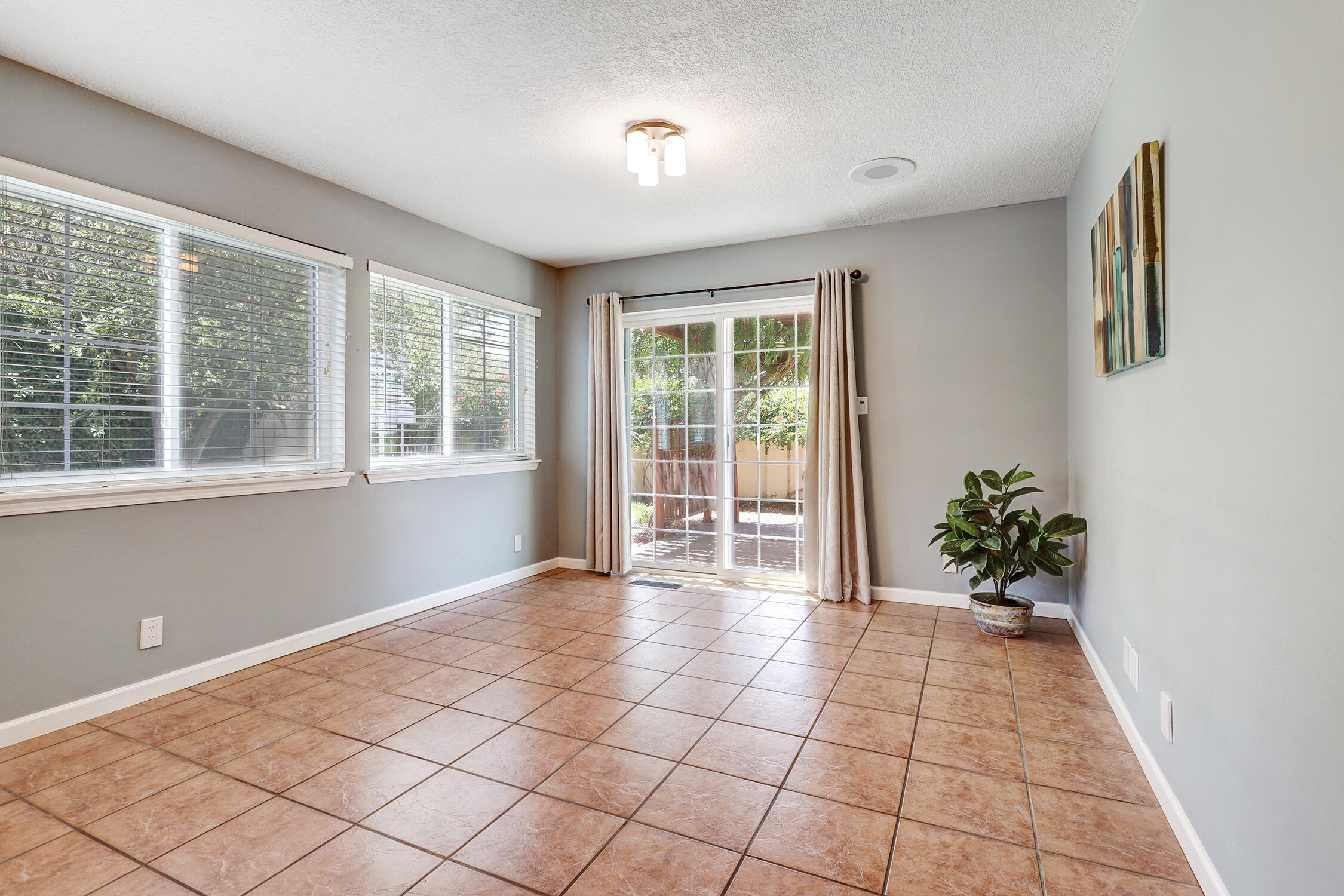 6100 Rosetree Place NE