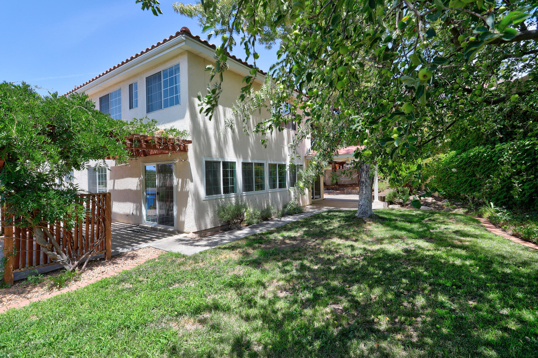 6100 Rosetree Place NE