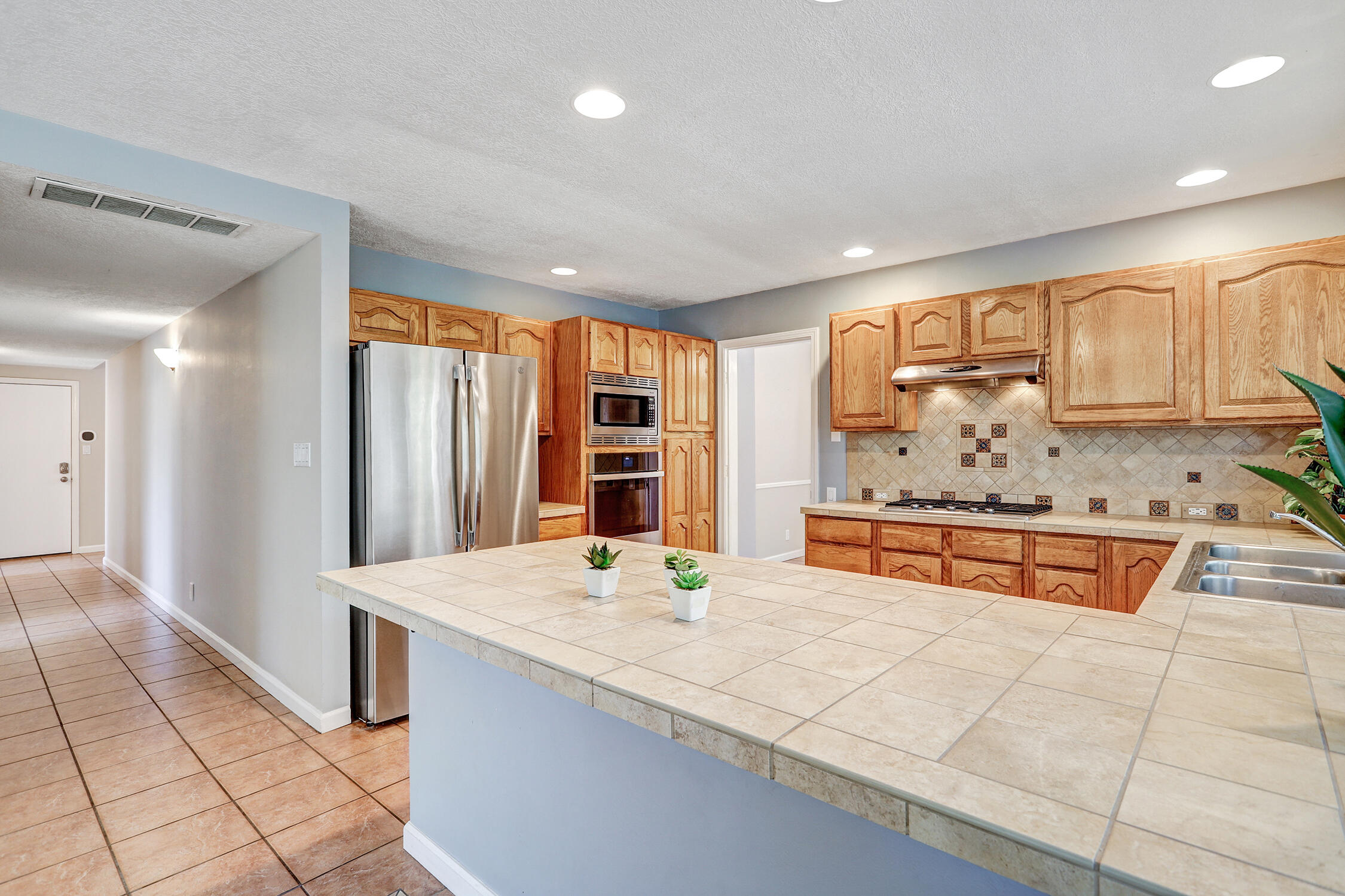 6100 Rosetree Place NE