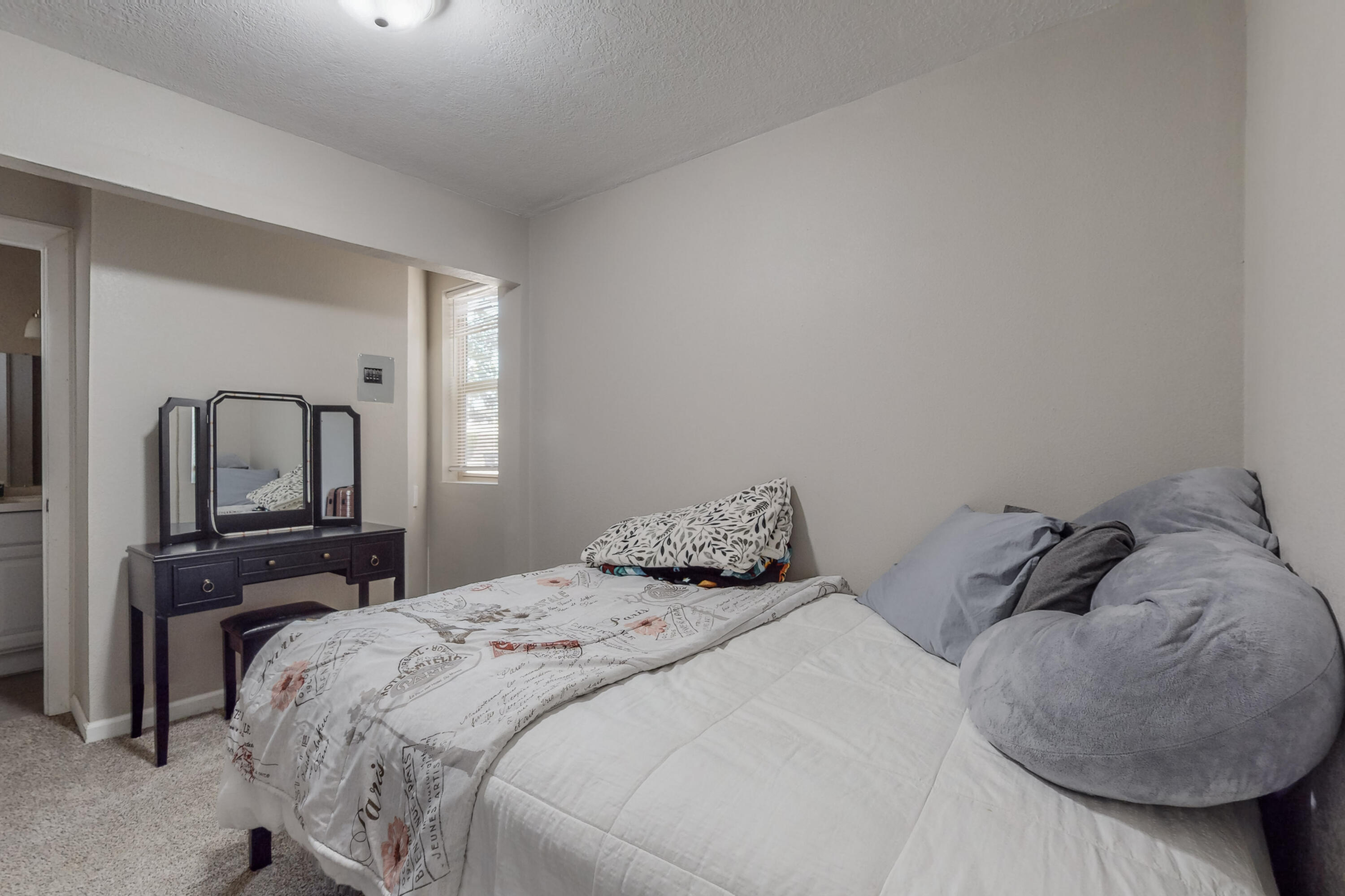 516 Rhode Island Street SE