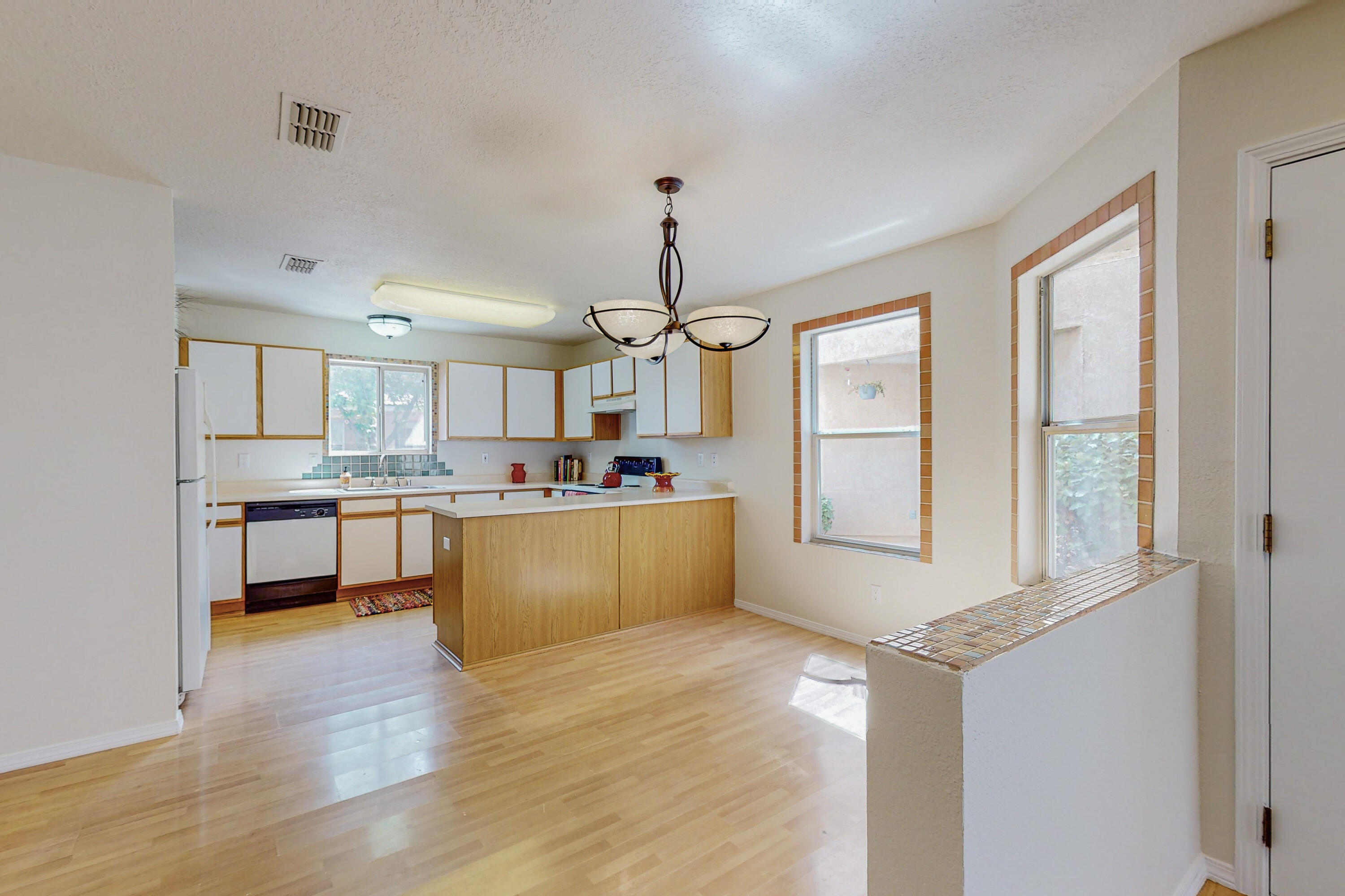 2131 Altura Azul Lane NE