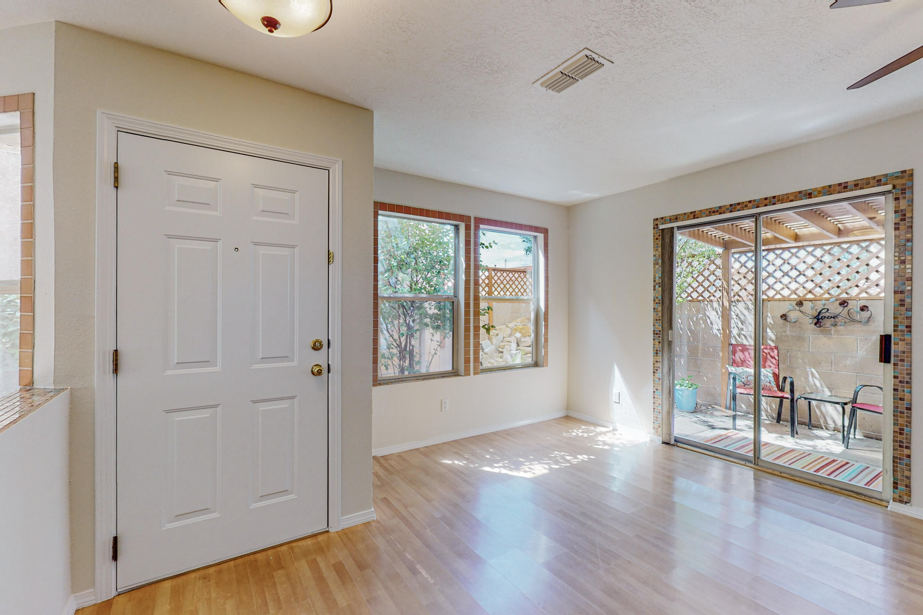 2131 Altura Azul Lane NE