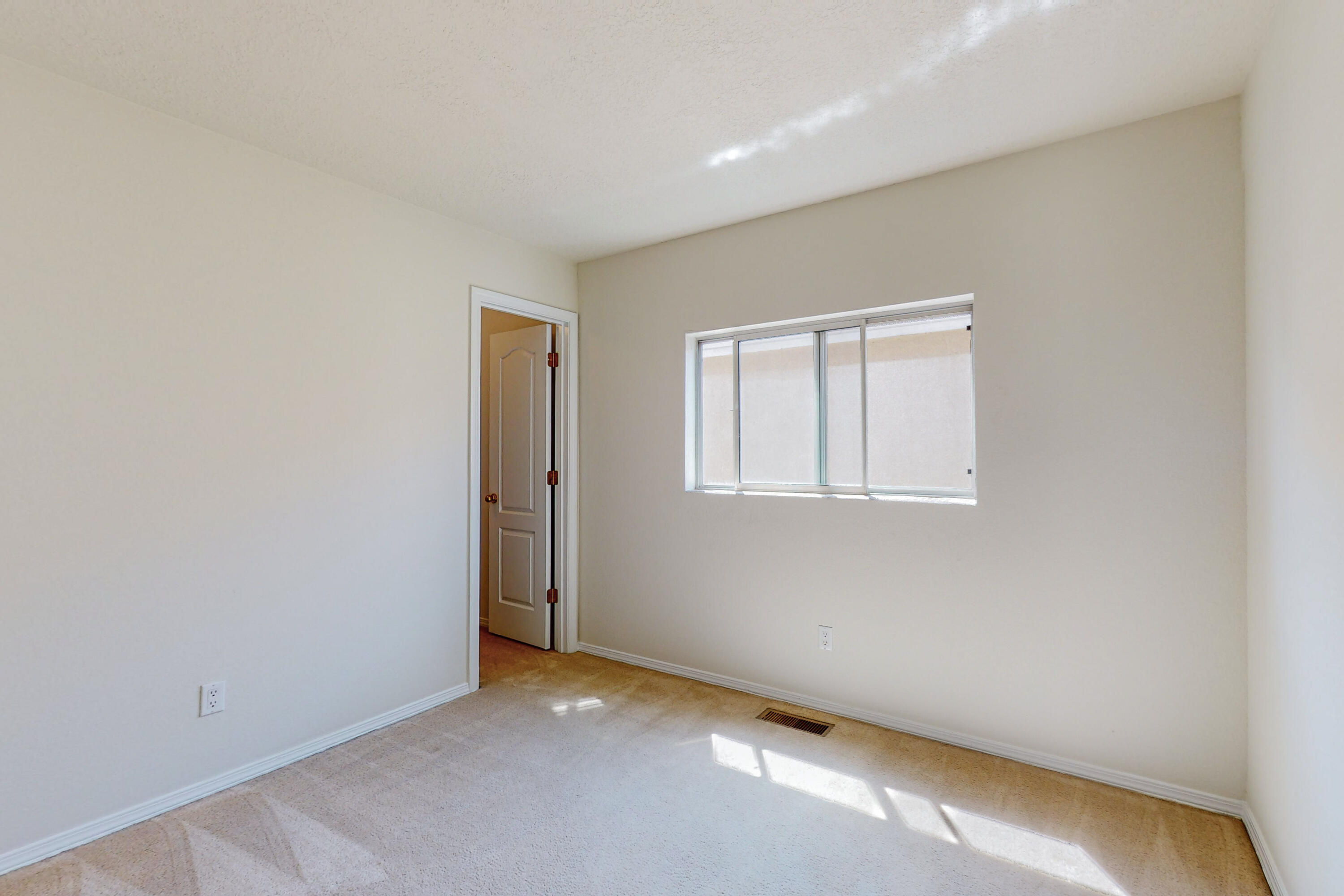 2131 Altura Azul Lane NE