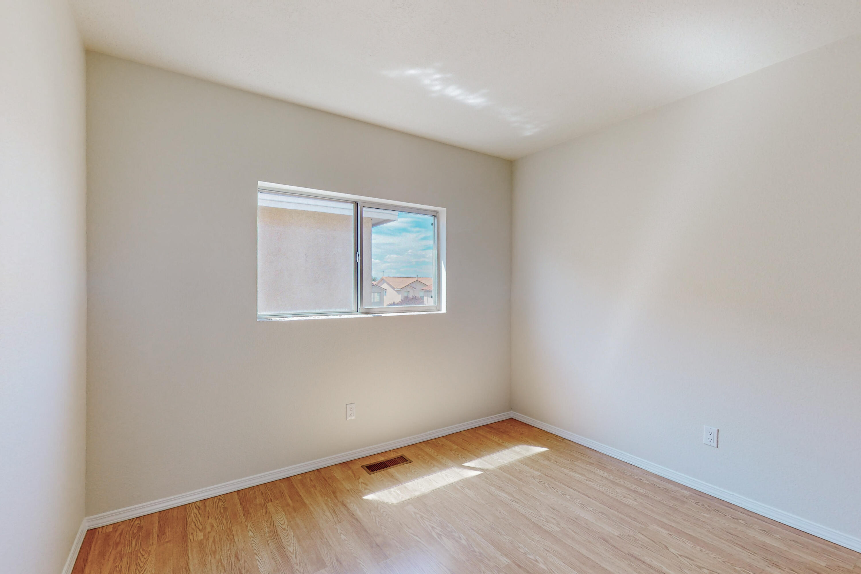 2131 Altura Azul Lane NE