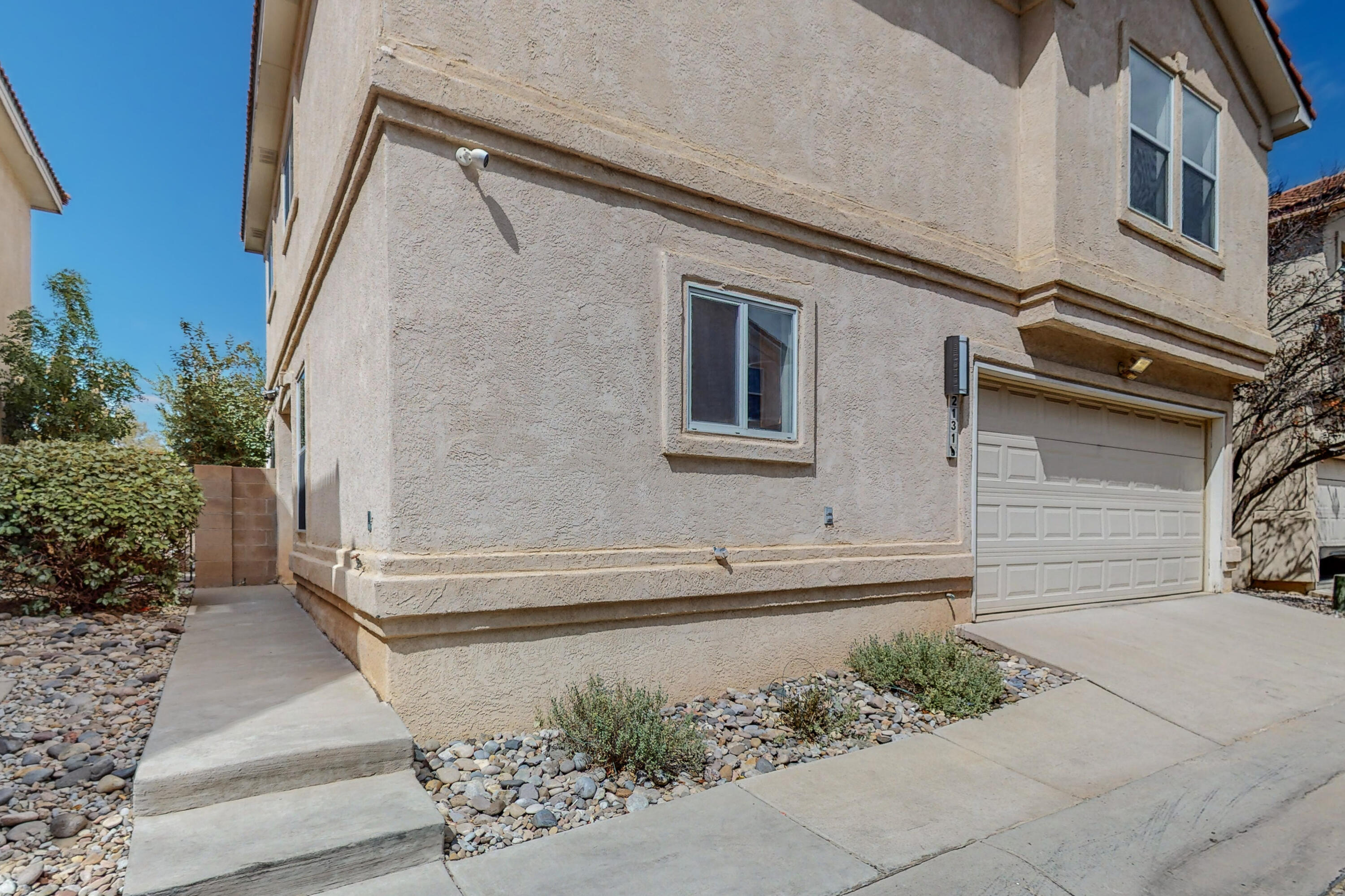 2131 Altura Azul Lane NE