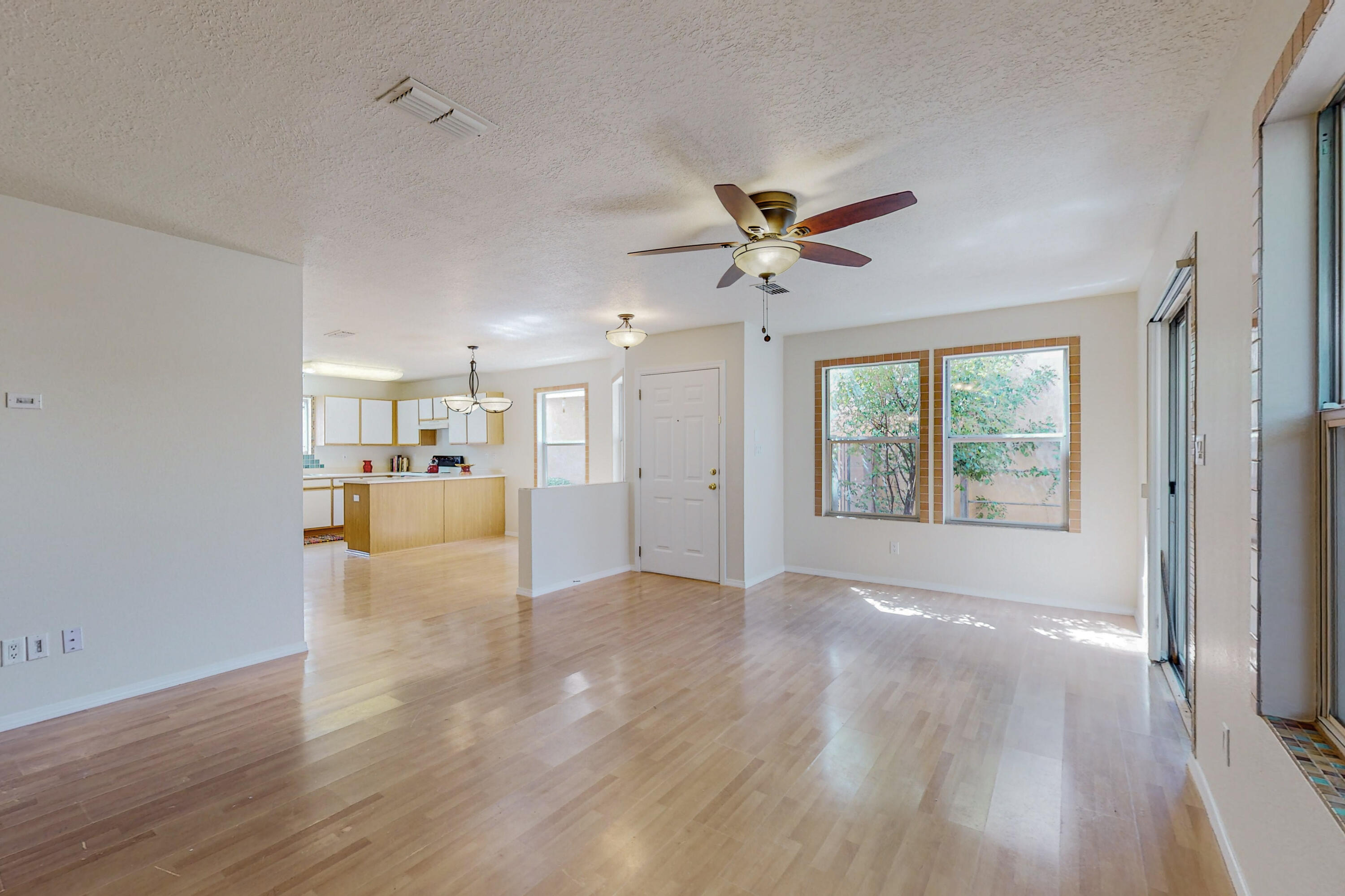 2131 Altura Azul Lane NE