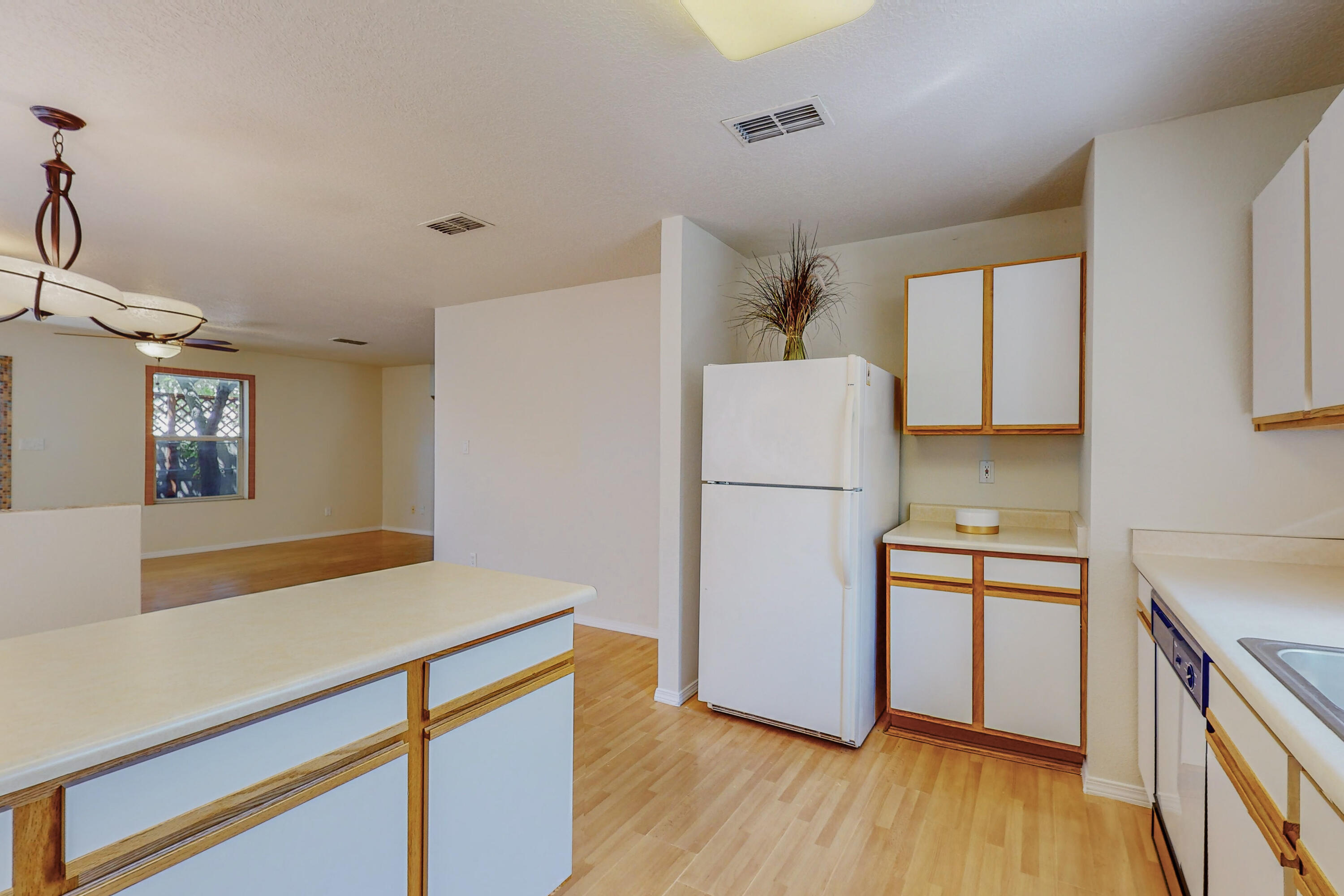 2131 Altura Azul Lane NE