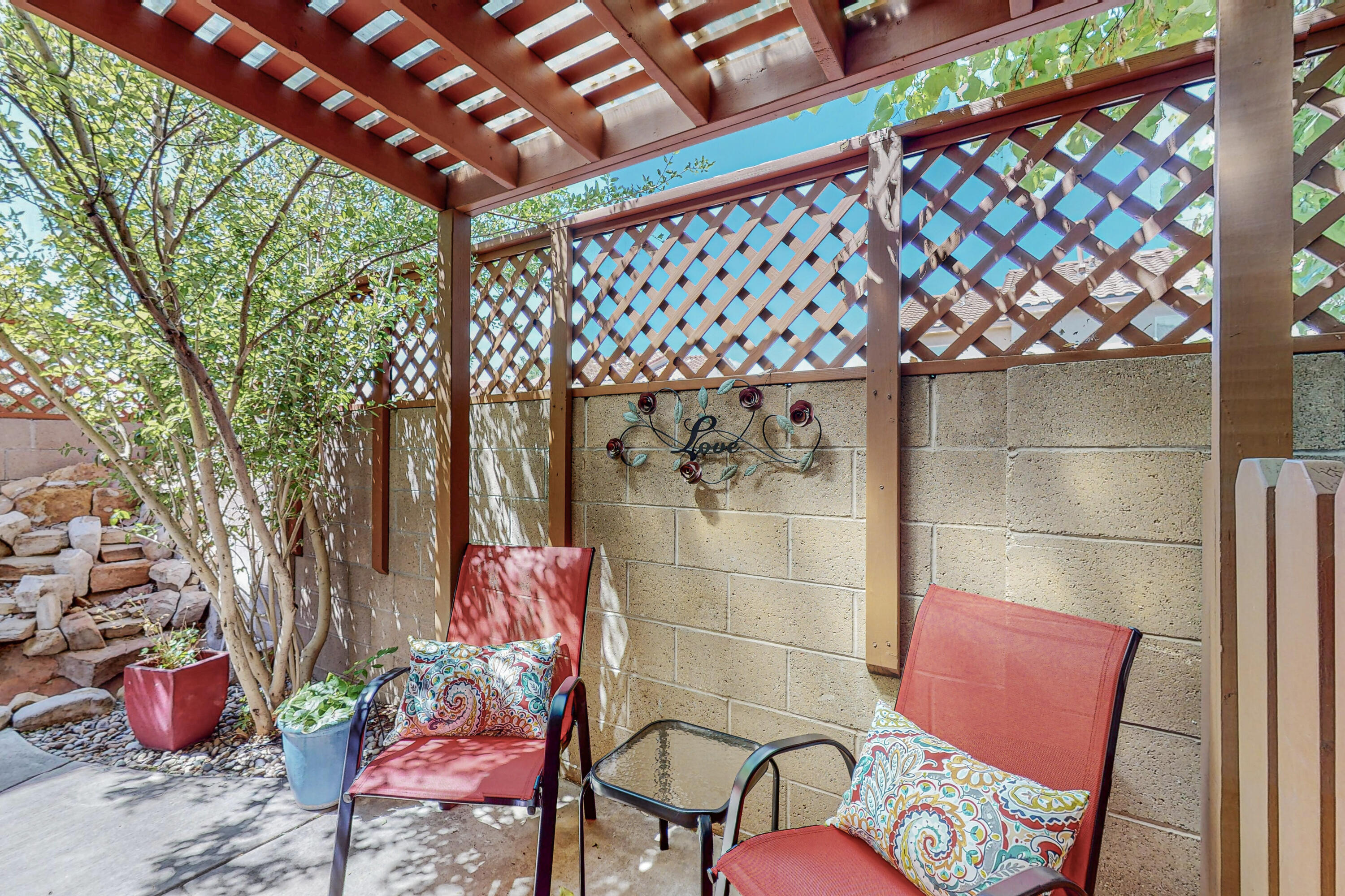 2131 Altura Azul Lane NE