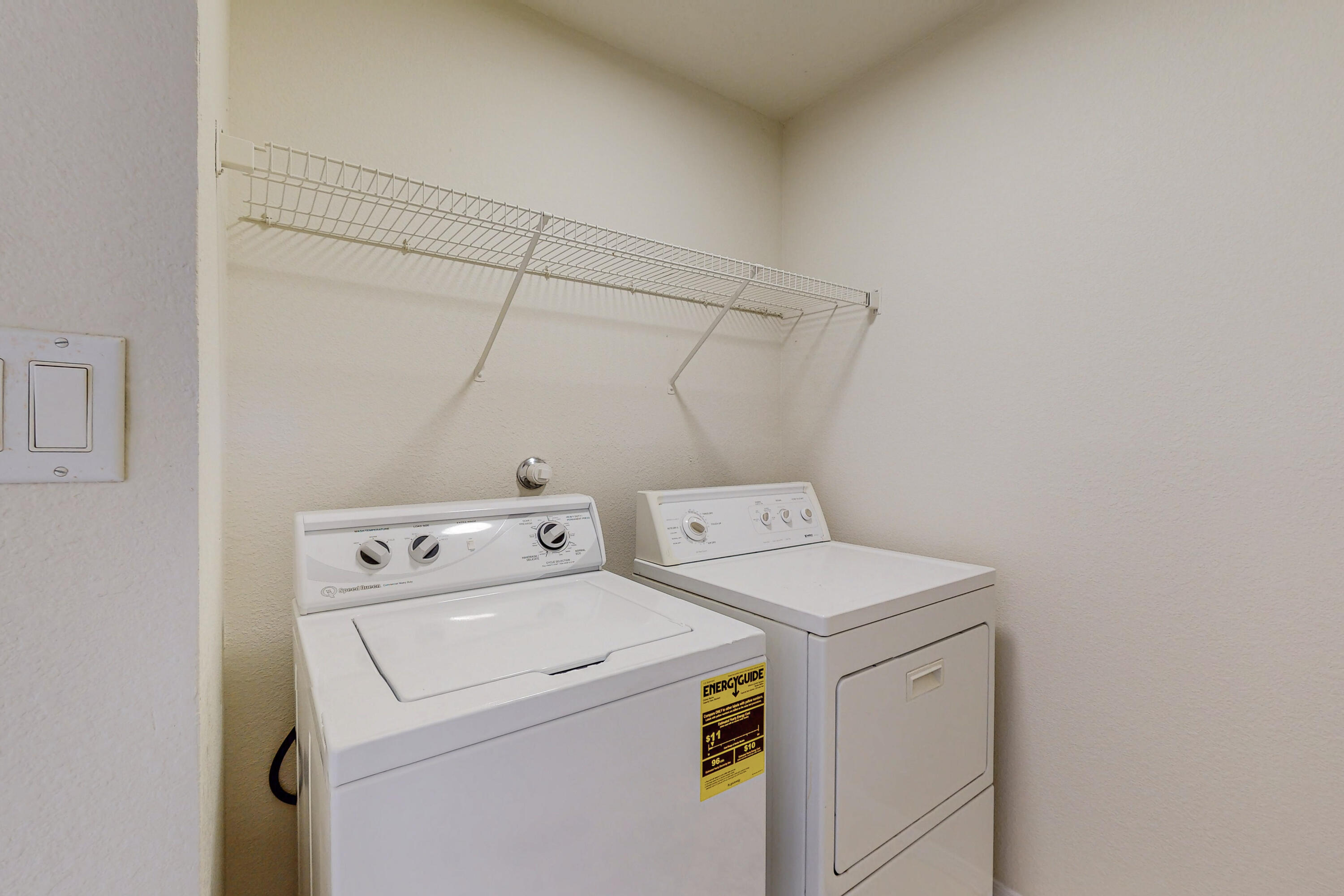 2131 Altura Azul Lane NE