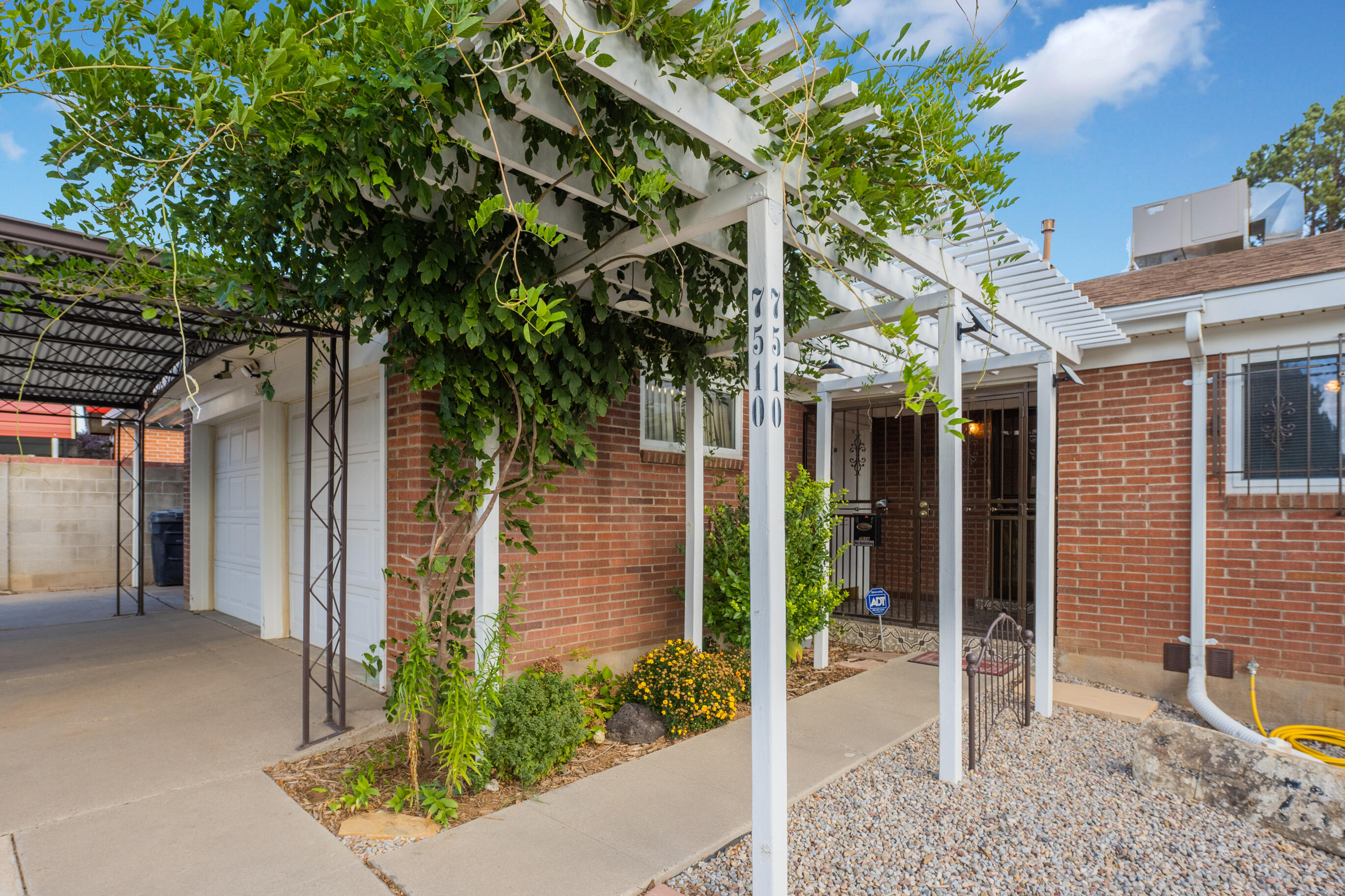 7510 Euclid Avenue NE