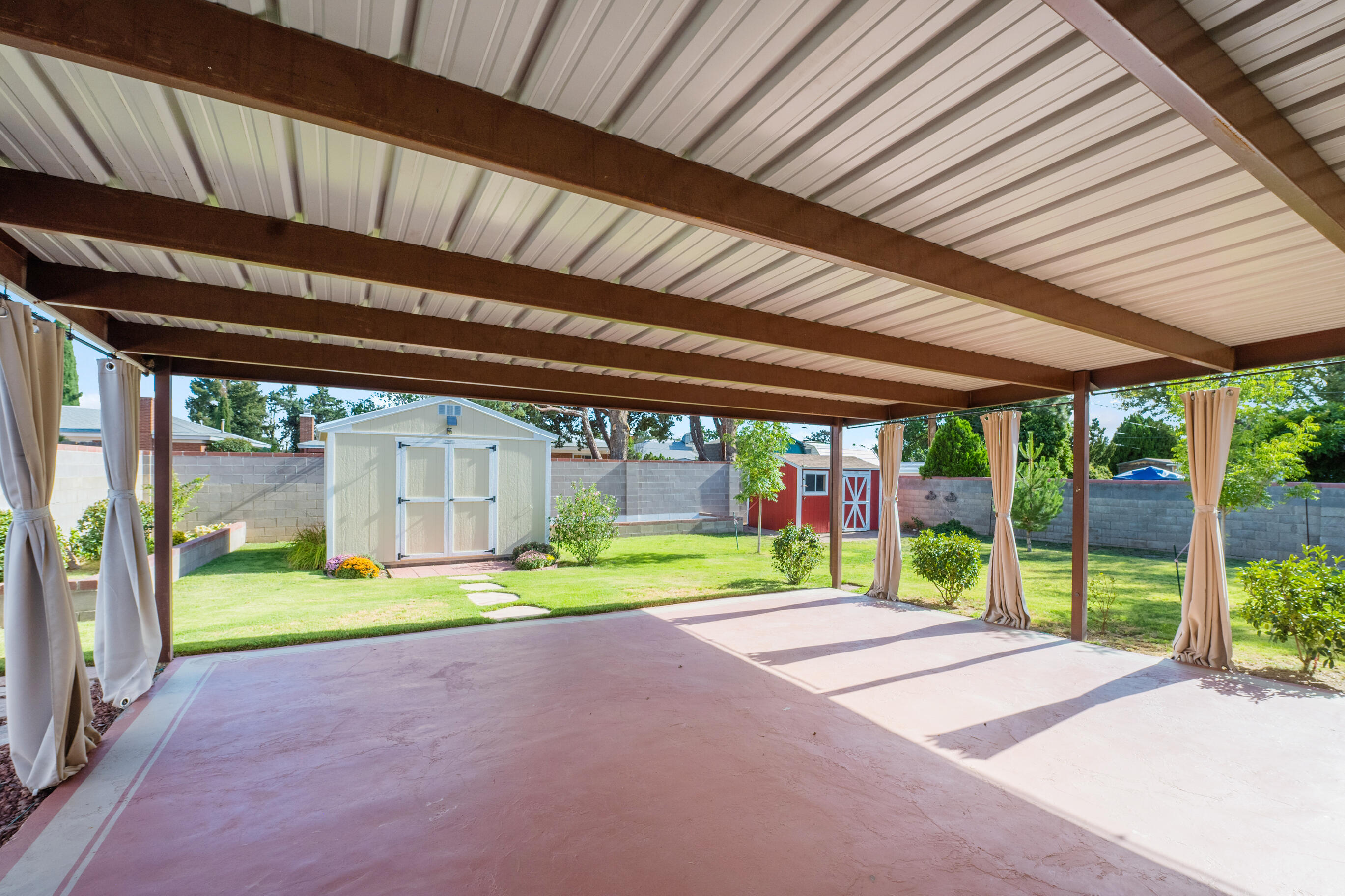 7510 Euclid Avenue NE