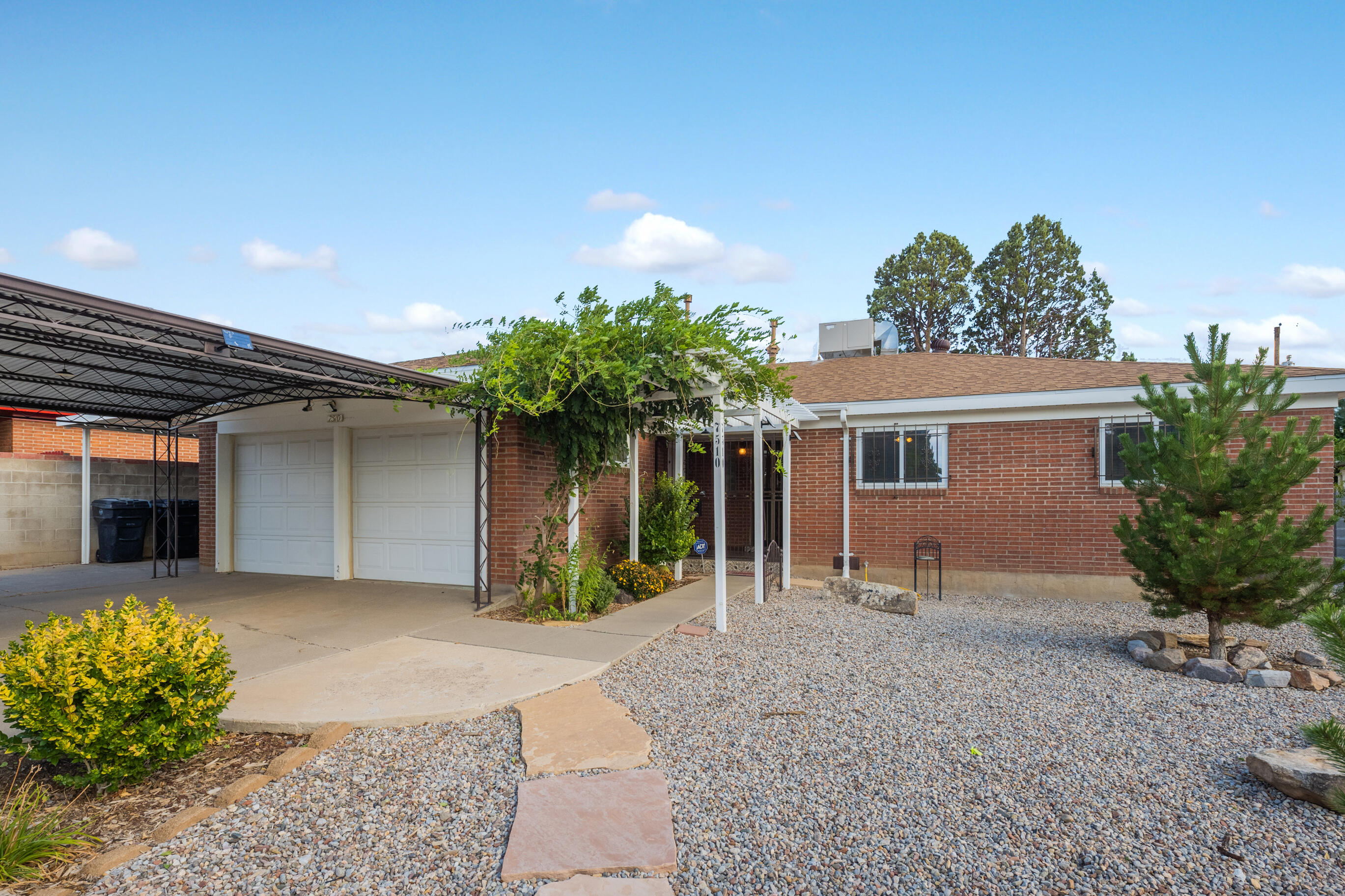 7510 Euclid Avenue NE