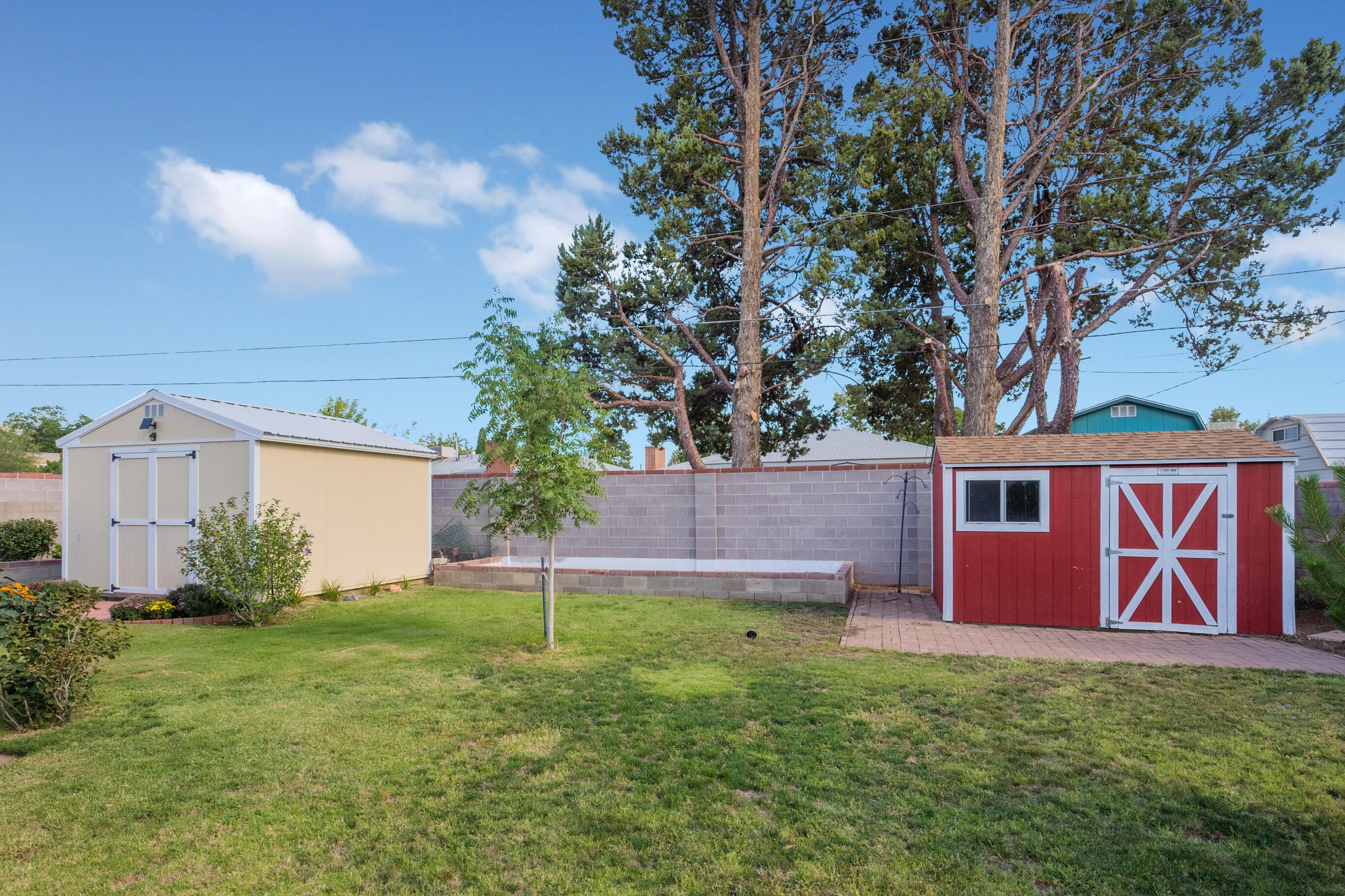 7510 Euclid Avenue NE