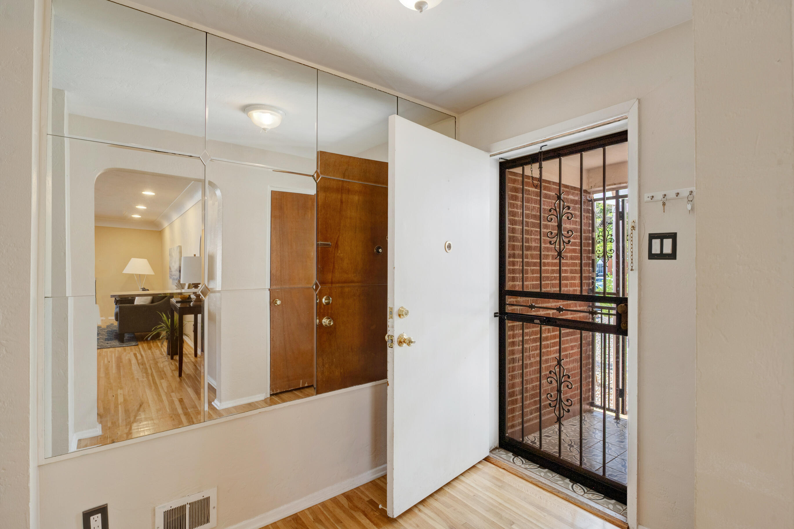 7510 Euclid Avenue NE