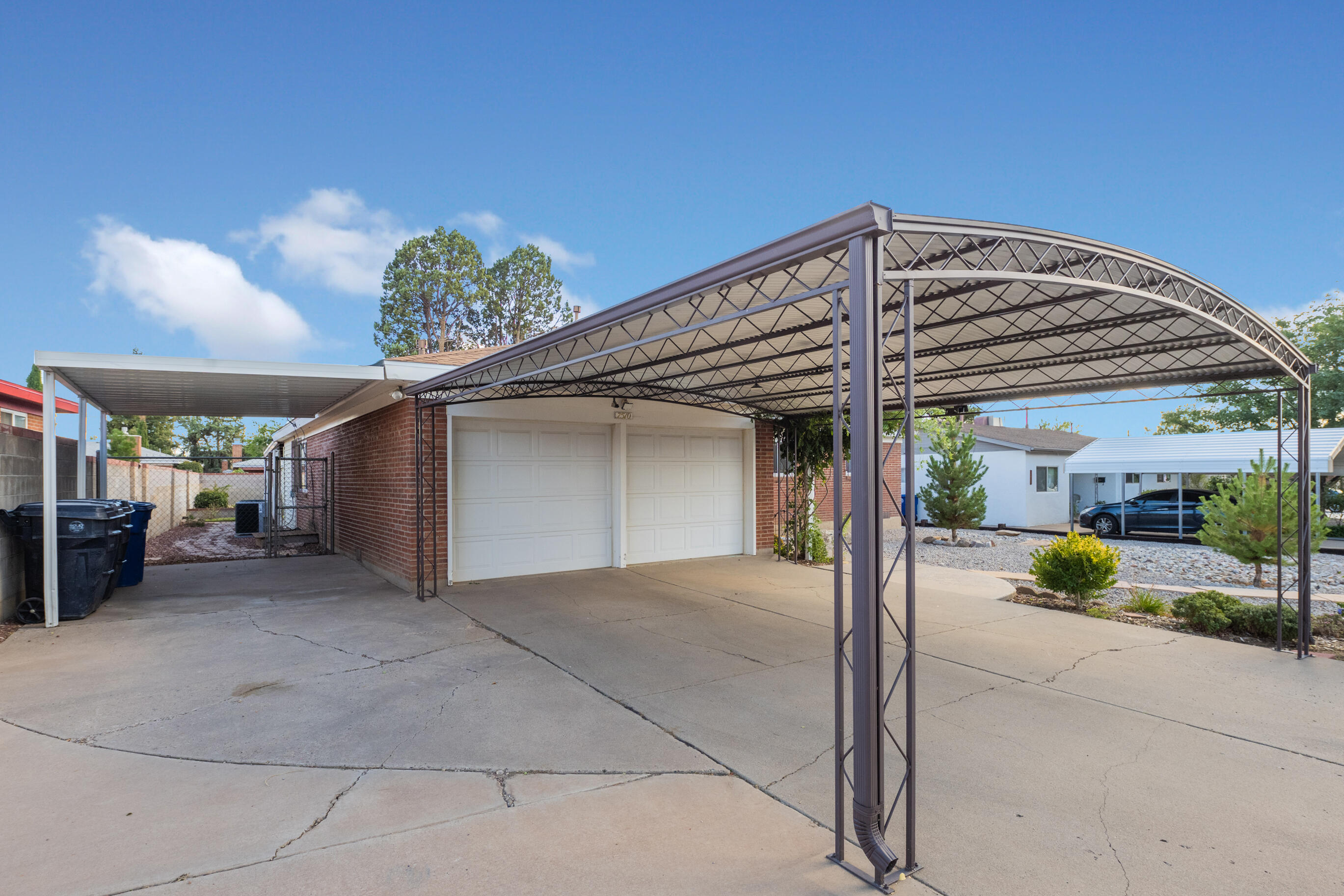 7510 Euclid Avenue NE