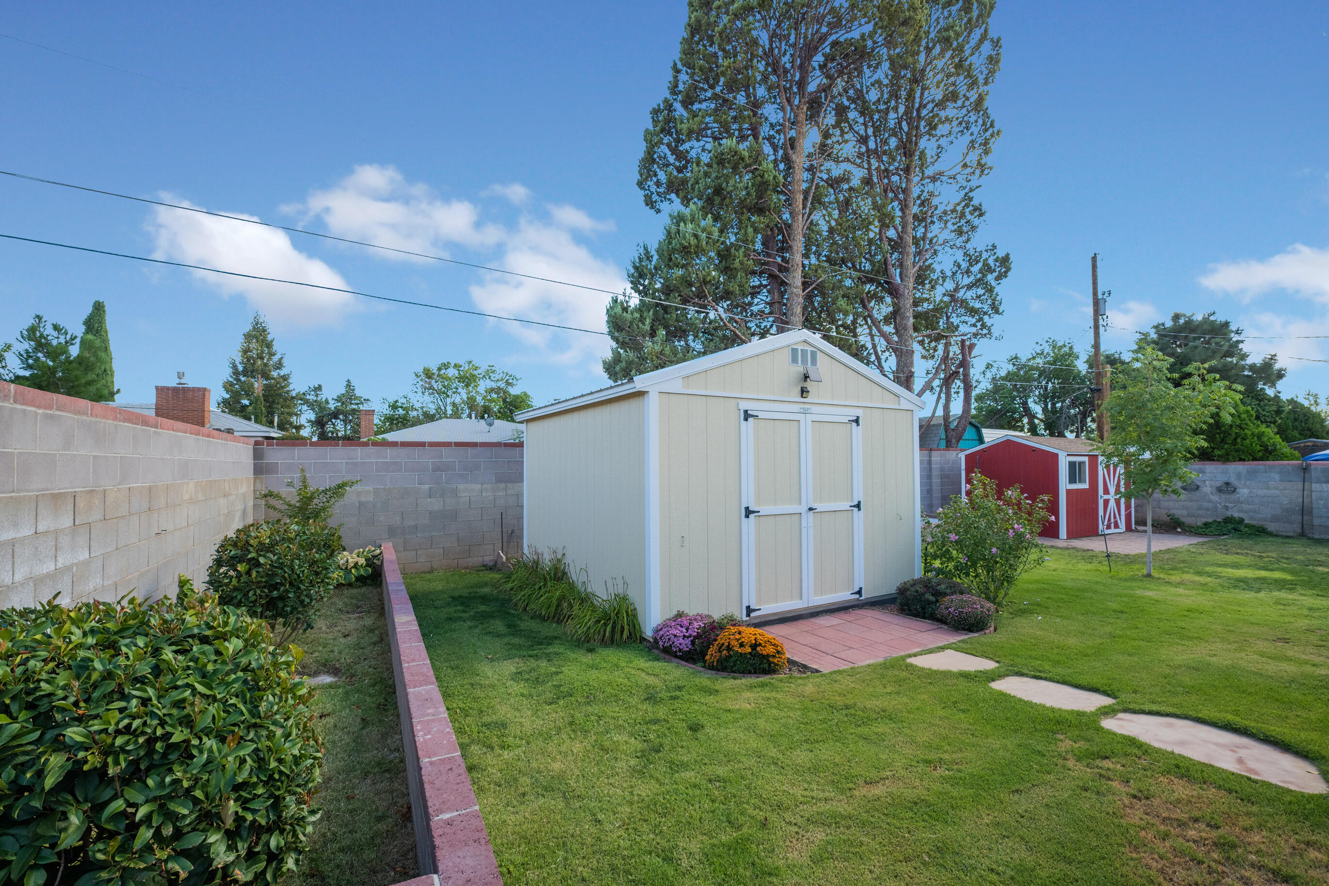 7510 Euclid Avenue NE