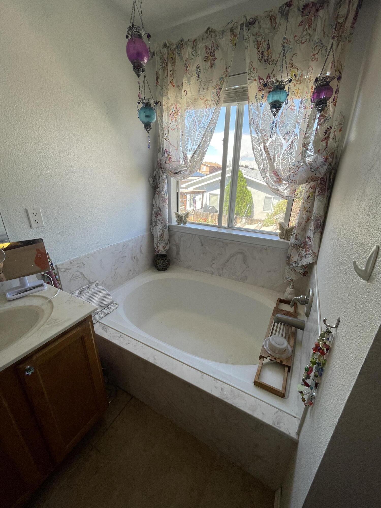 9027 Eiffel Avenue SW