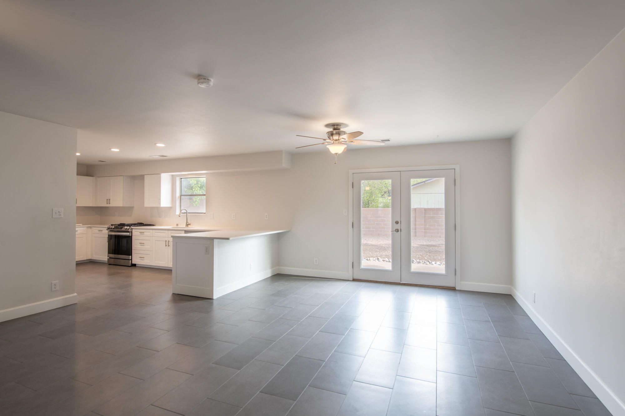 870 Tarpon Avenue SE