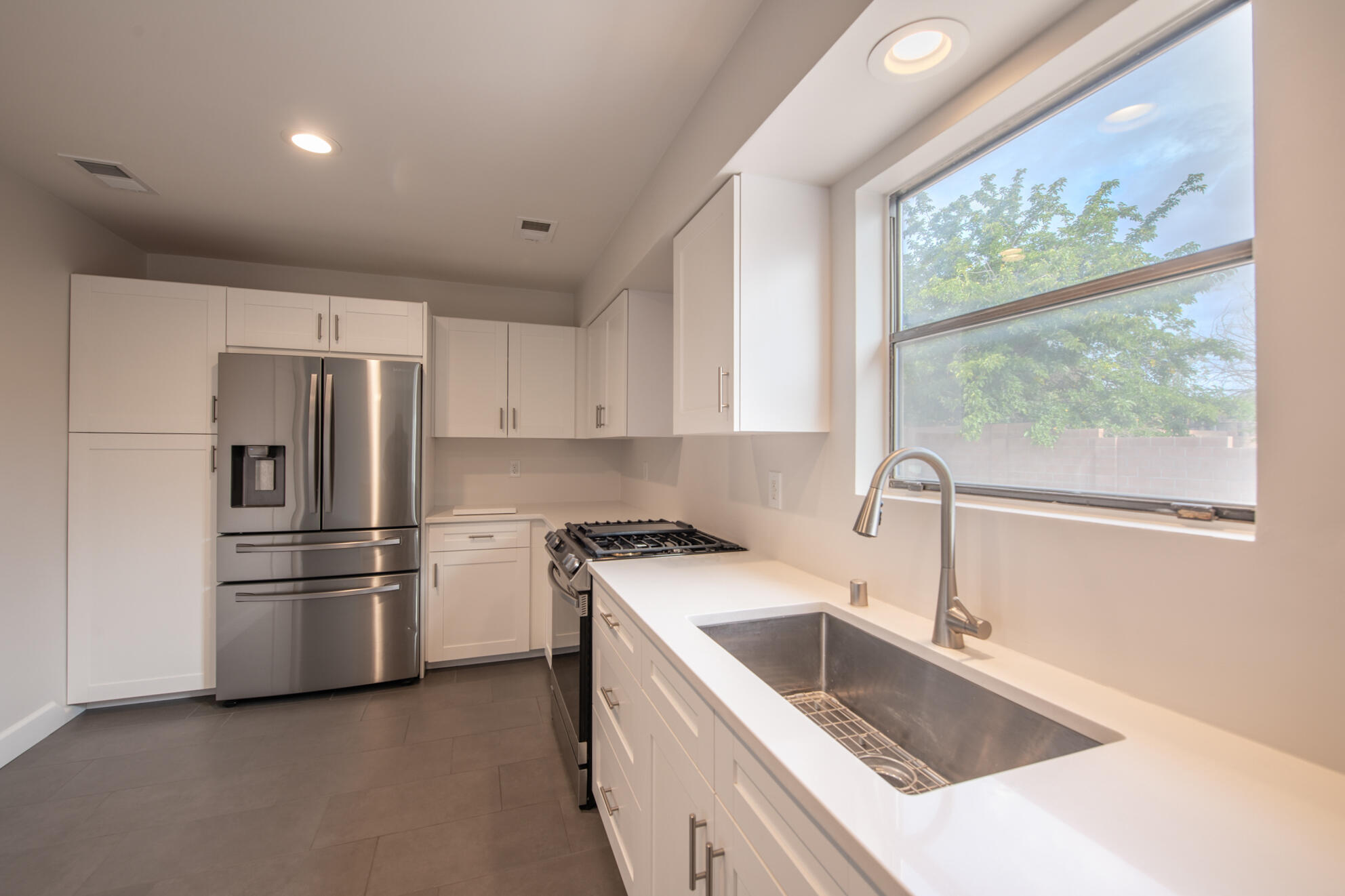 870 Tarpon Avenue SE