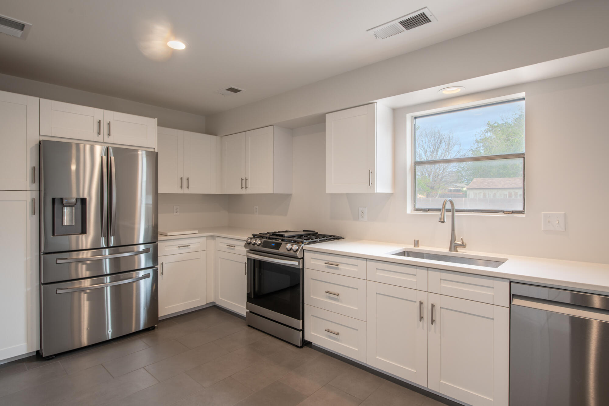 870 Tarpon Avenue SE