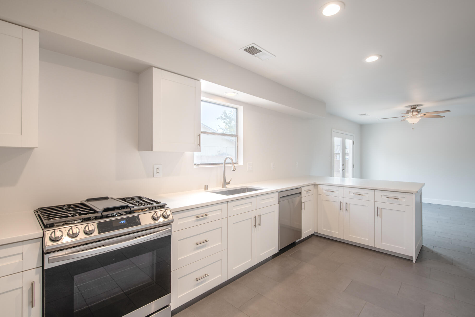 870 Tarpon Avenue SE