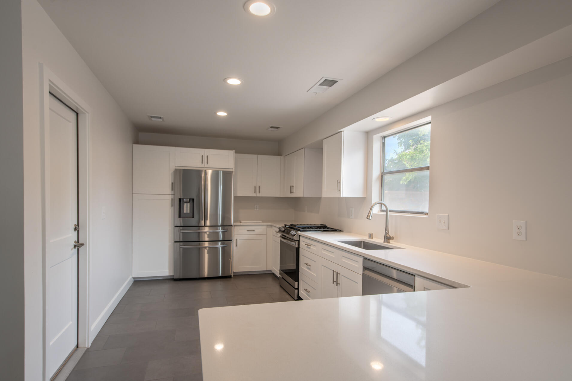 870 Tarpon Avenue SE