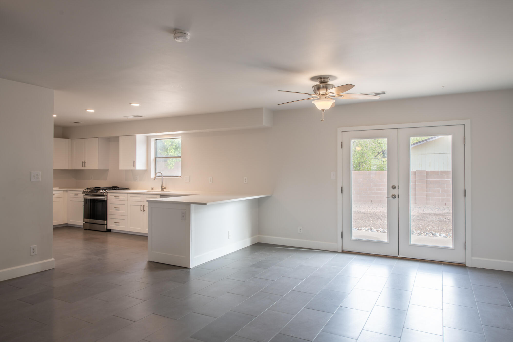 870 Tarpon Avenue SE