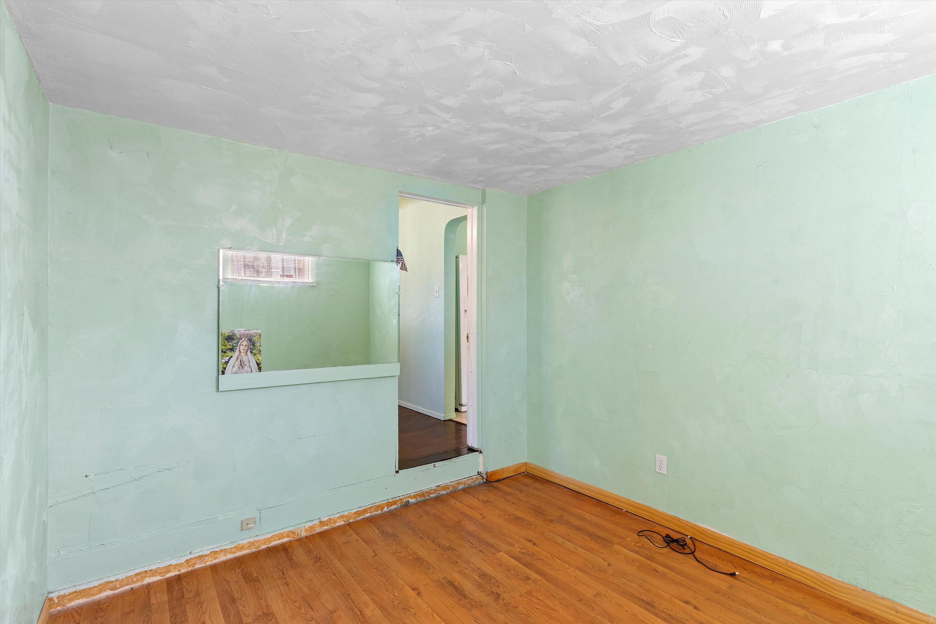 1120 Indiana Street SE