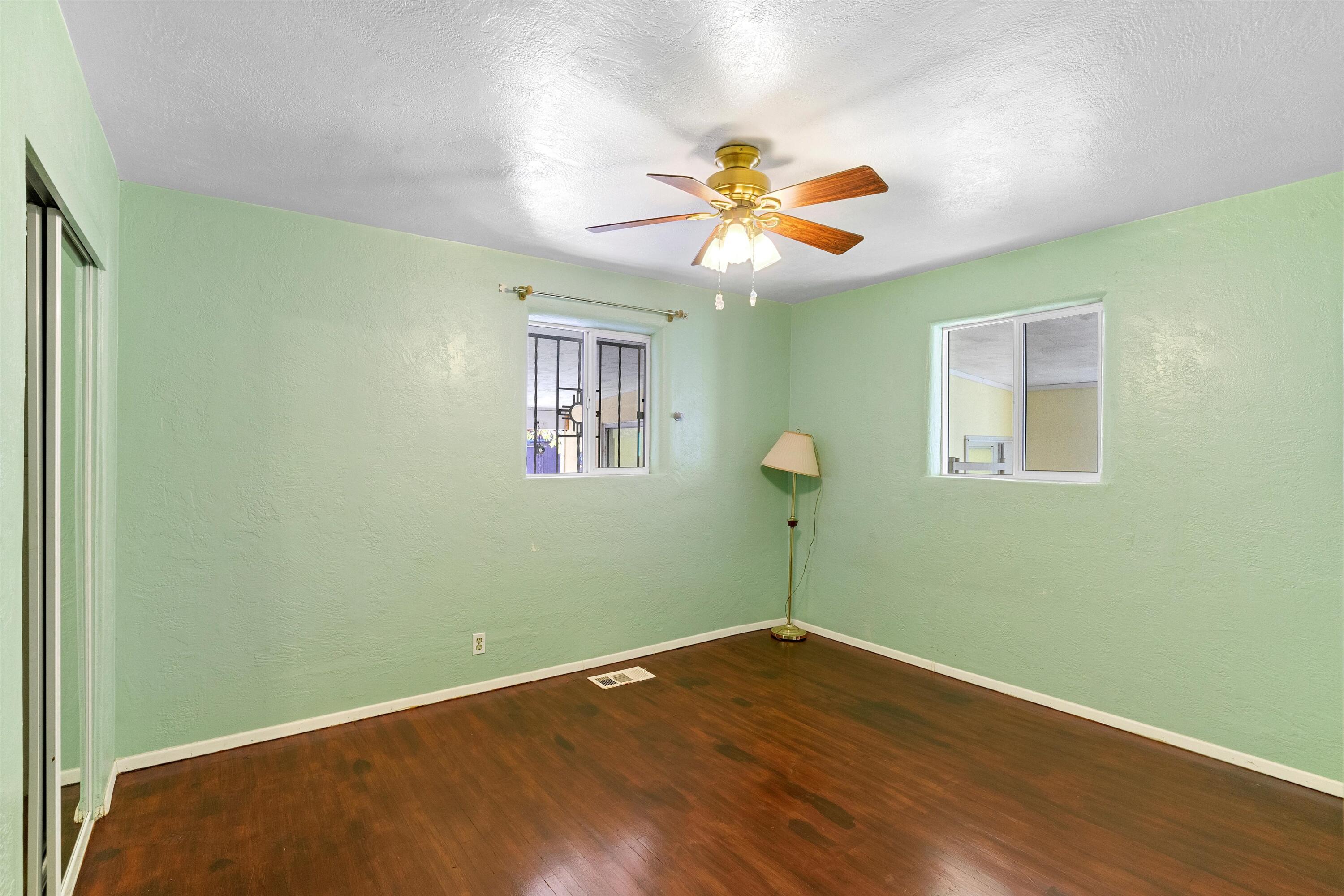 1120 Indiana Street SE