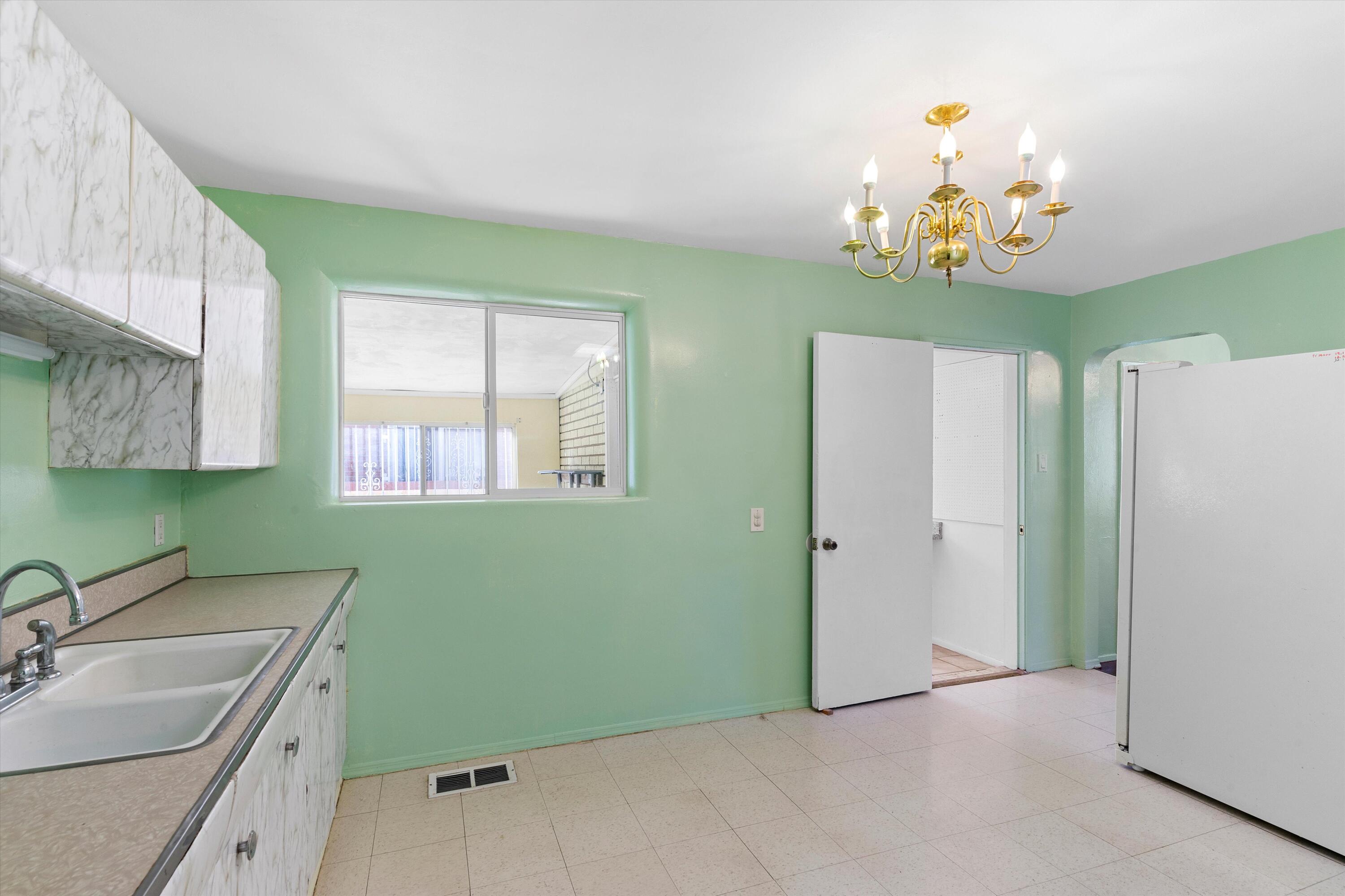 1120 Indiana Street SE