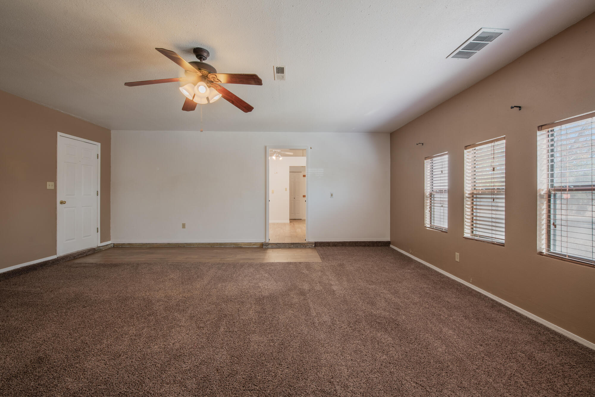 1945 Roanoke Drive NE