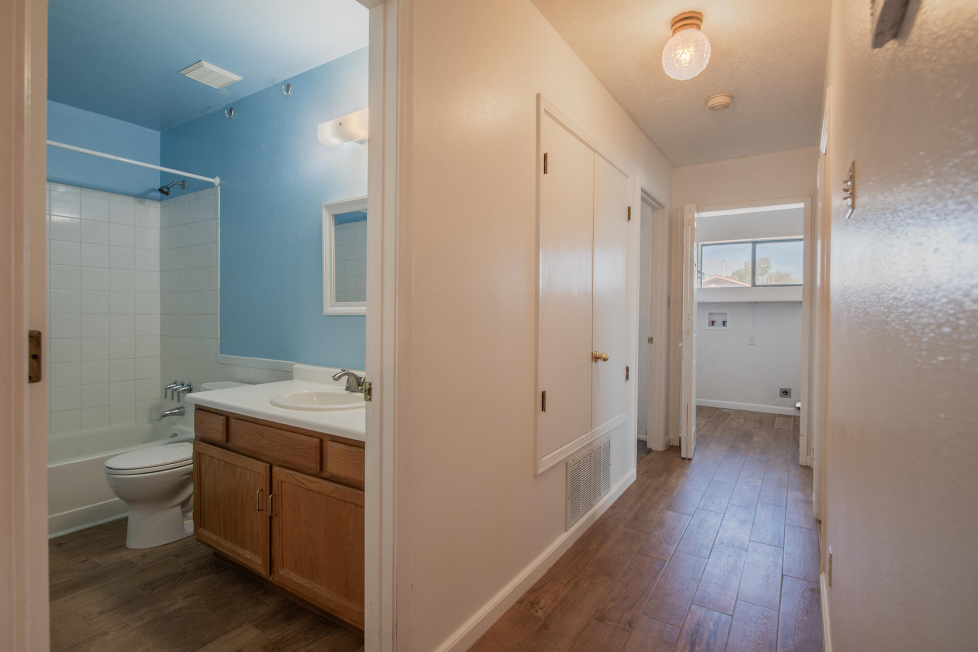 1945 Roanoke Drive NE