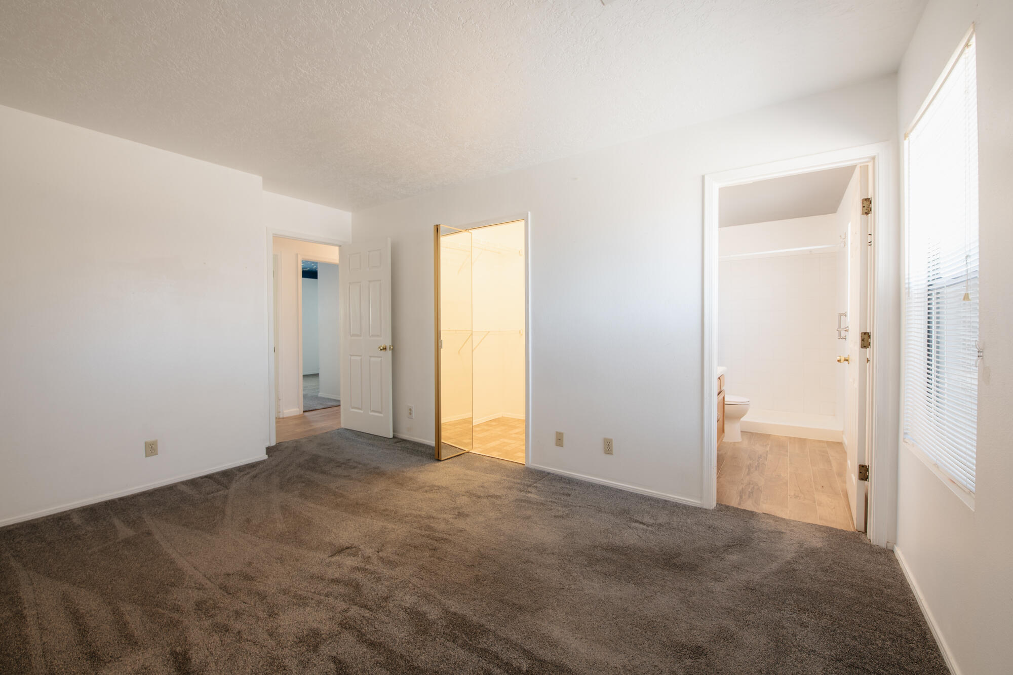 1945 Roanoke Drive NE