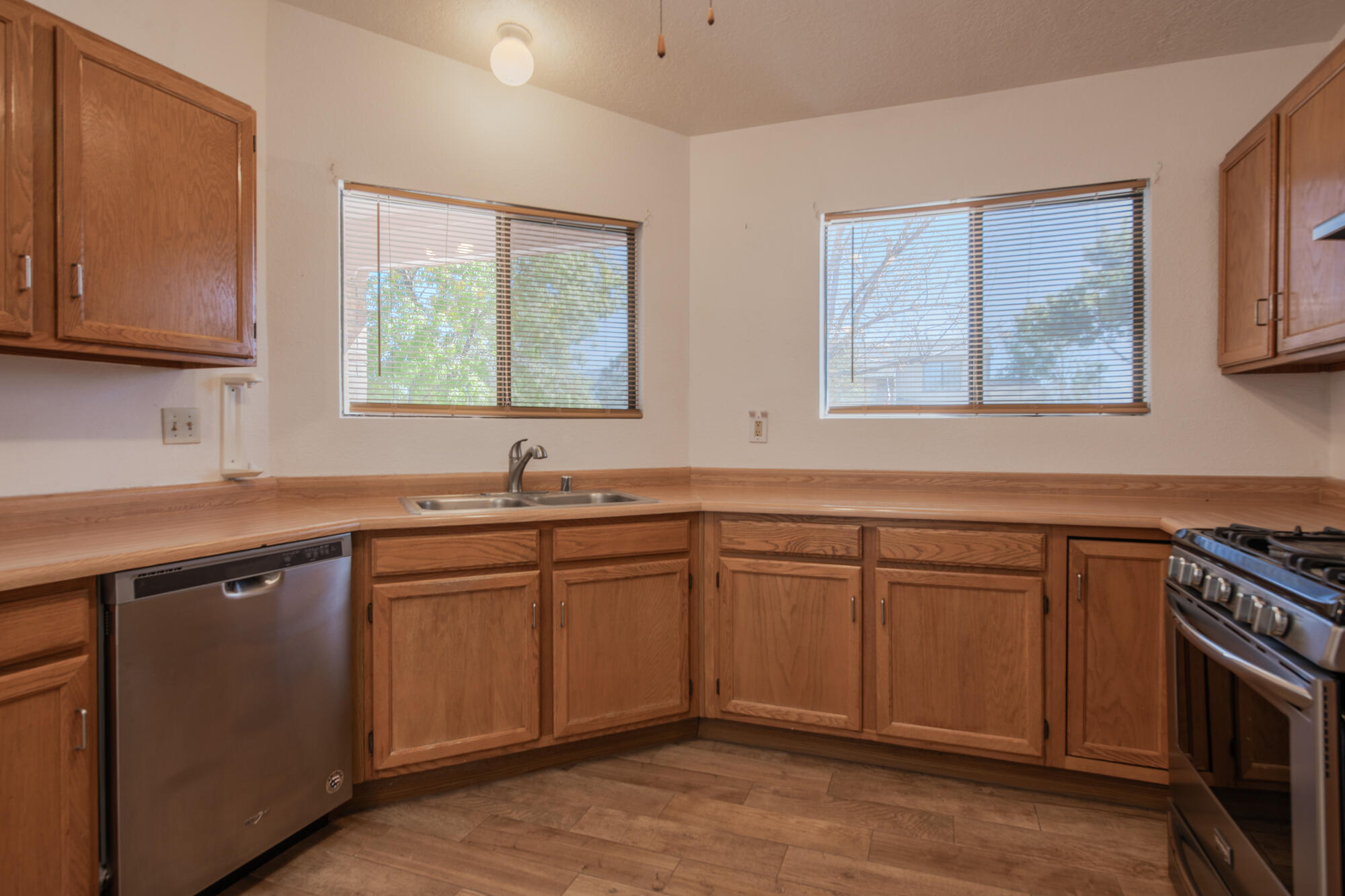 1945 Roanoke Drive NE