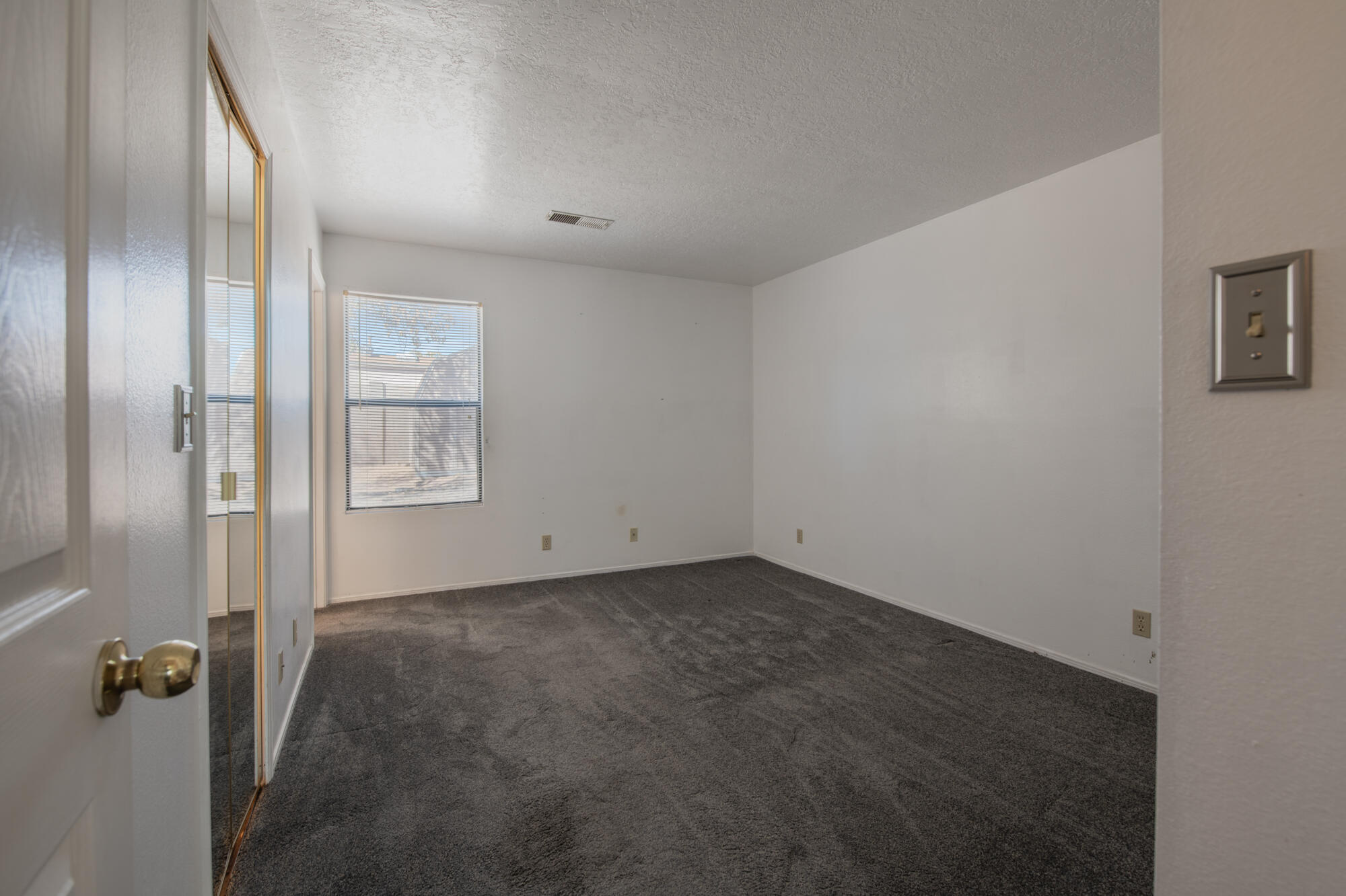 1945 Roanoke Drive NE